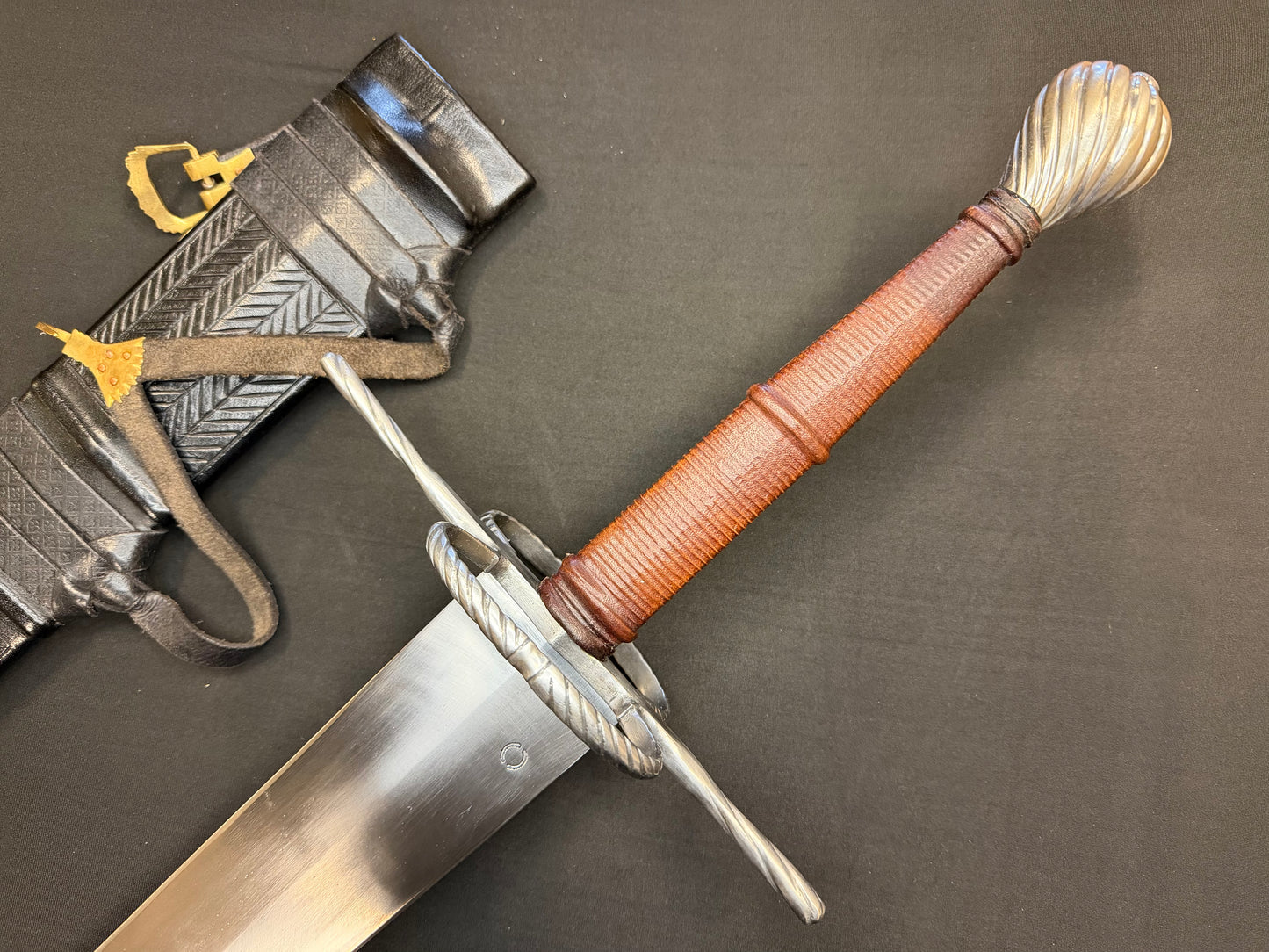 PRE-OWNED Tod Cutler German War Sword 1060