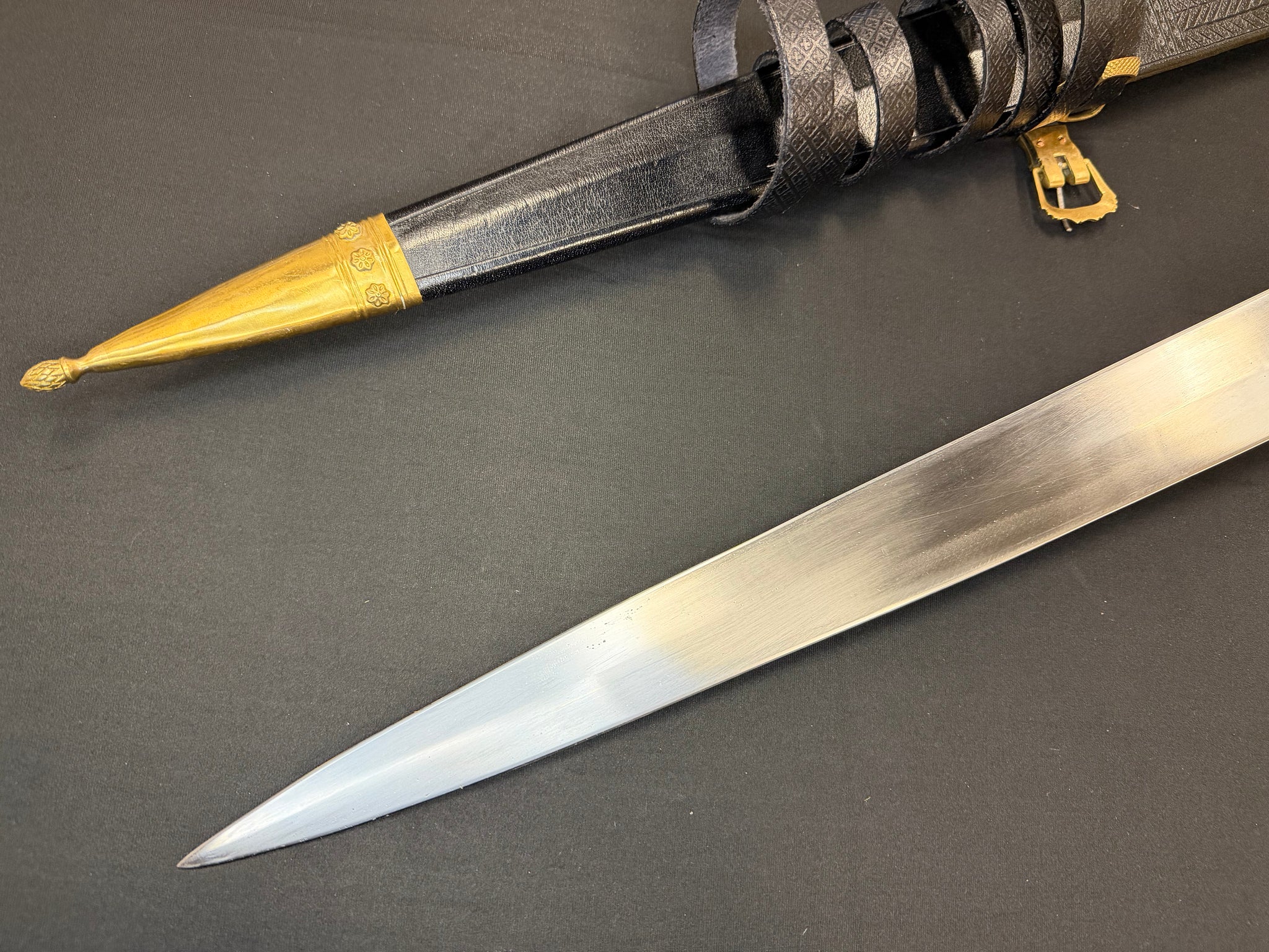 PRE-OWNED Tod Cutler German War Sword 1060