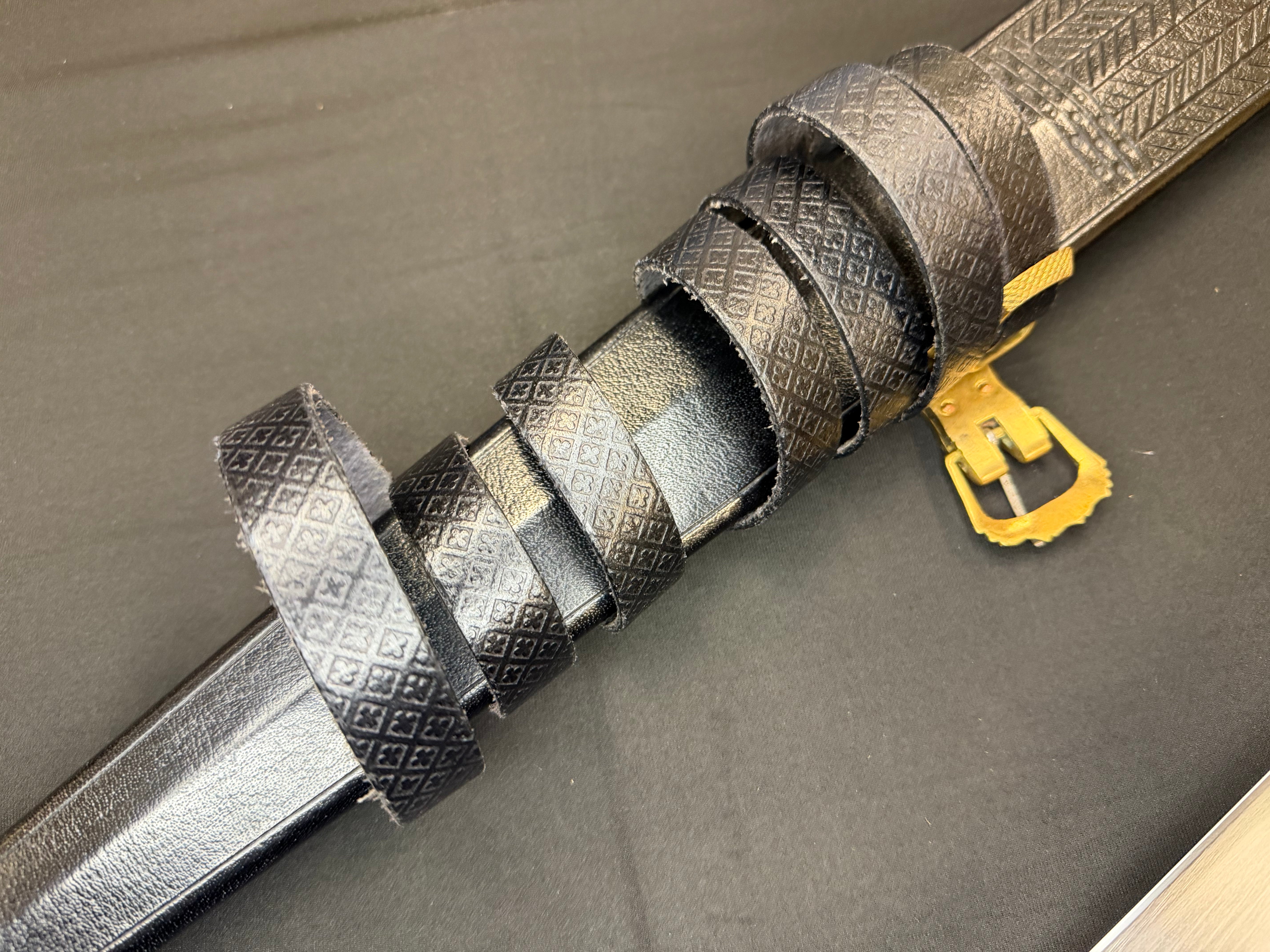 PRE-OWNED Tod Cutler German War Sword 1060