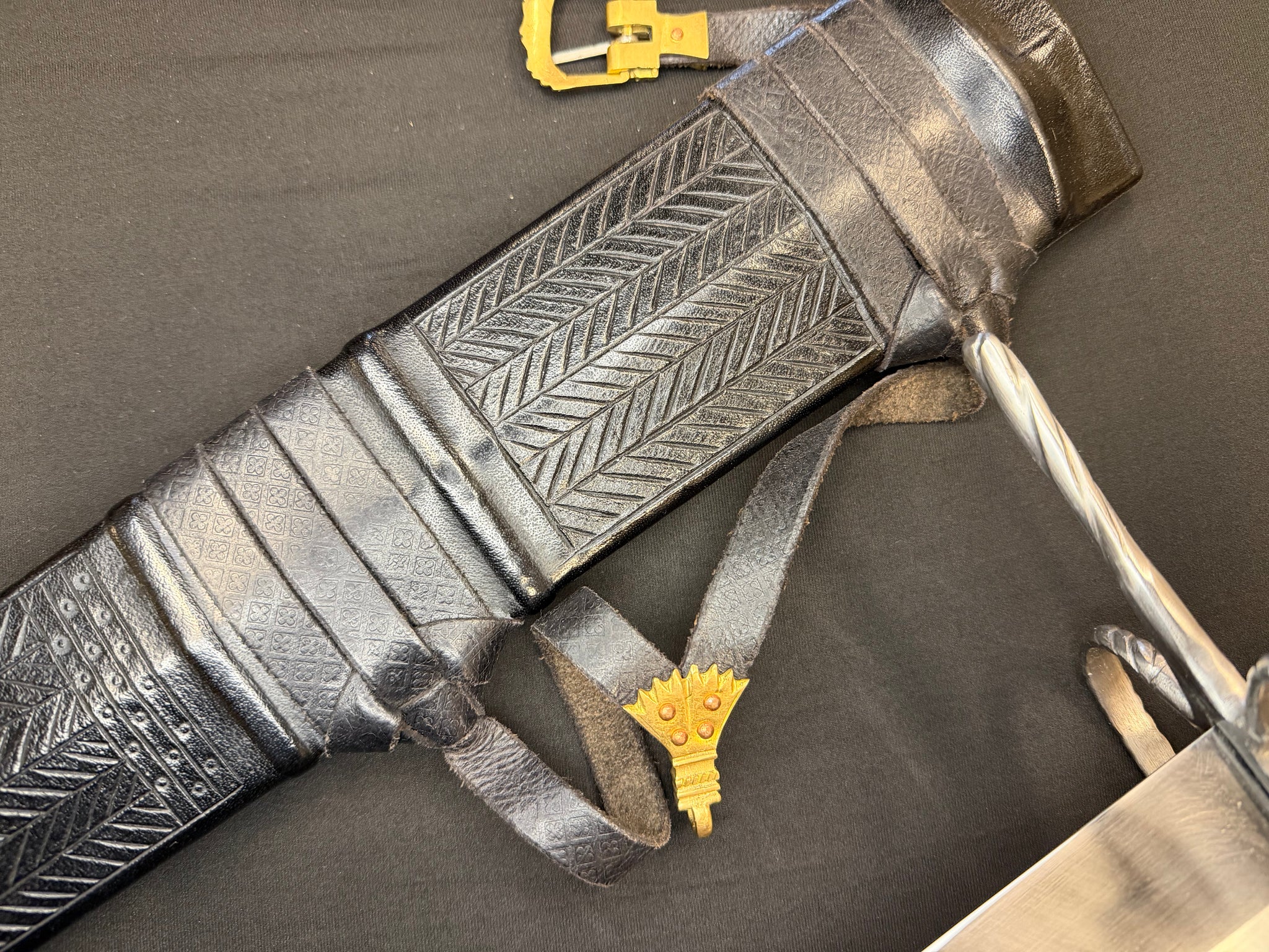 PRE-OWNED Tod Cutler German War Sword 1060