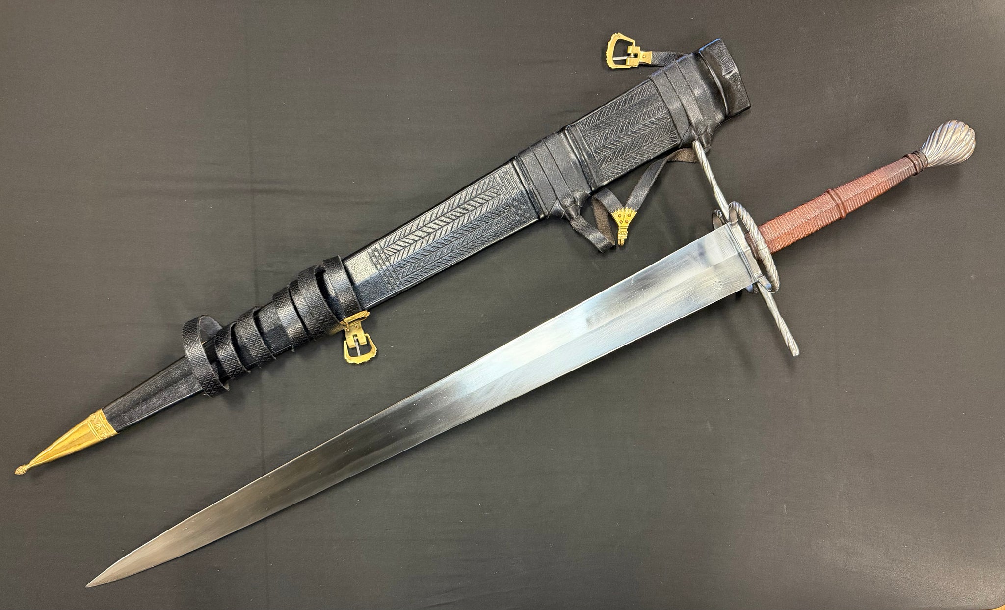 PRE-OWNED Tod Cutler German War Sword 1060