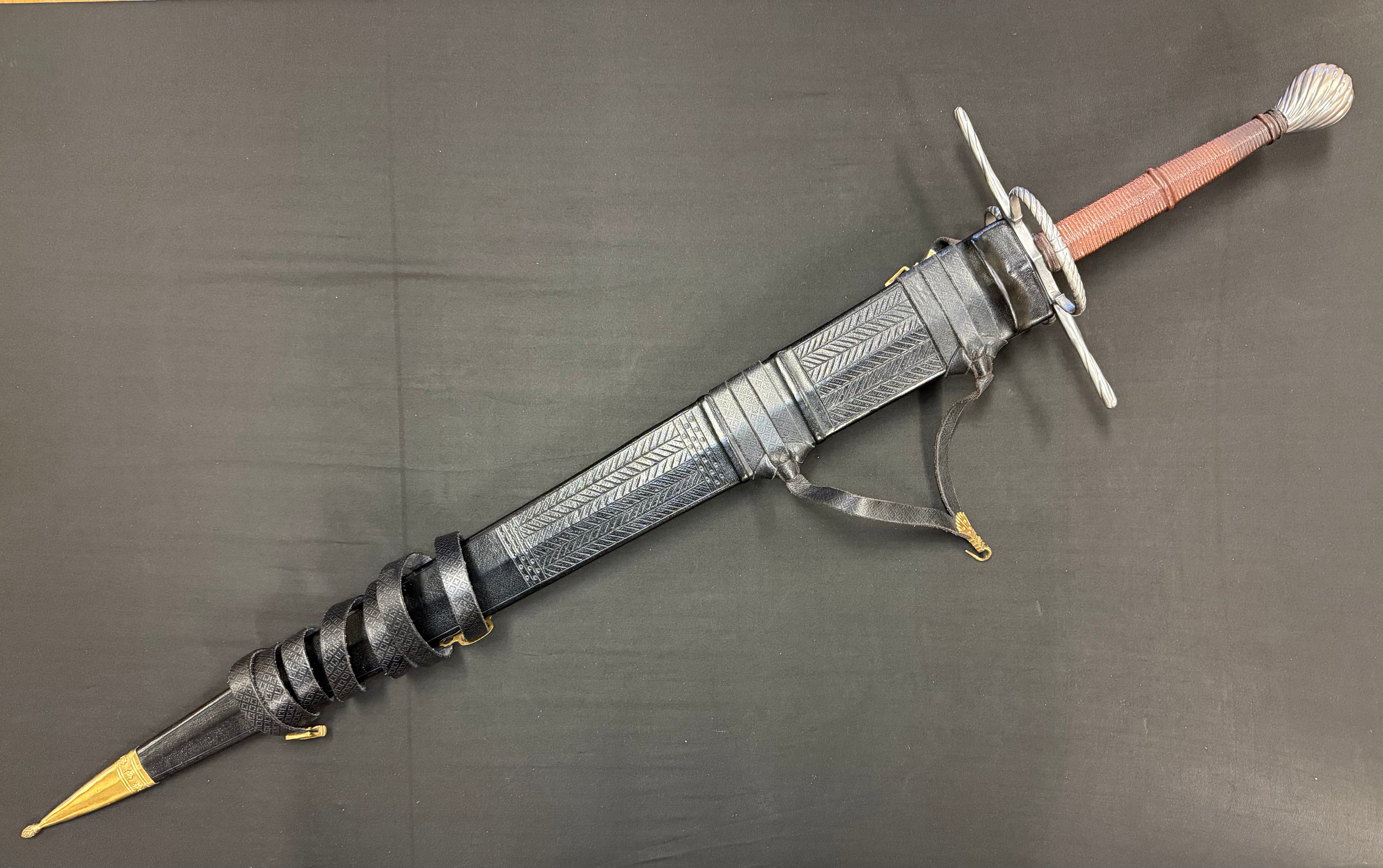 PRE-OWNED Tod Cutler German War Sword 1060