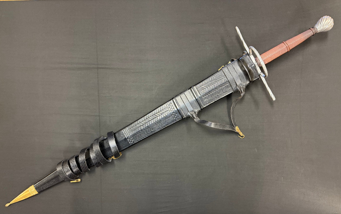 PRE-OWNED Tod Cutler German War Sword 1060