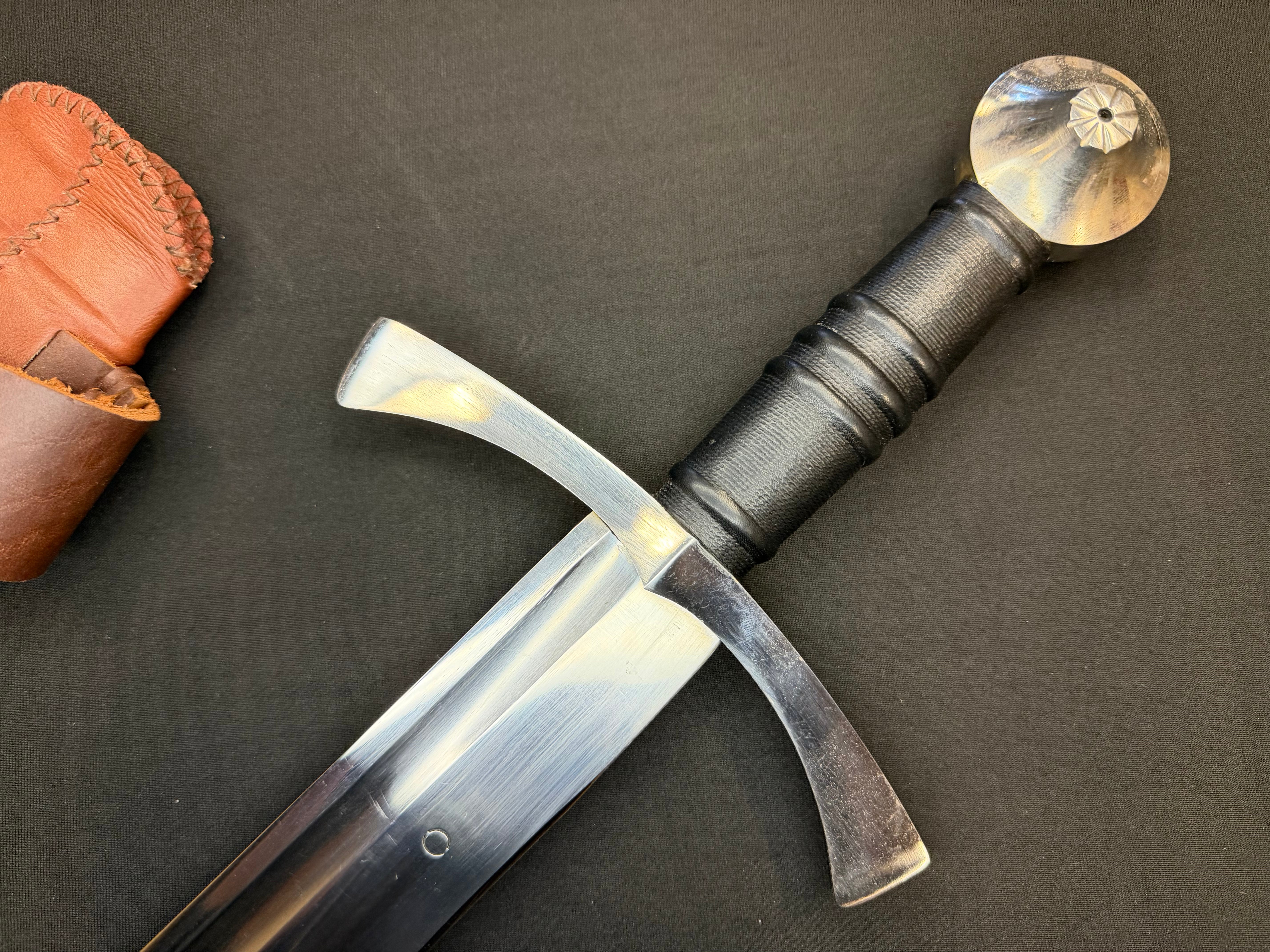 PRE-OWNED Tod Cutler 14thC Clip Point Falchion Sword EN45