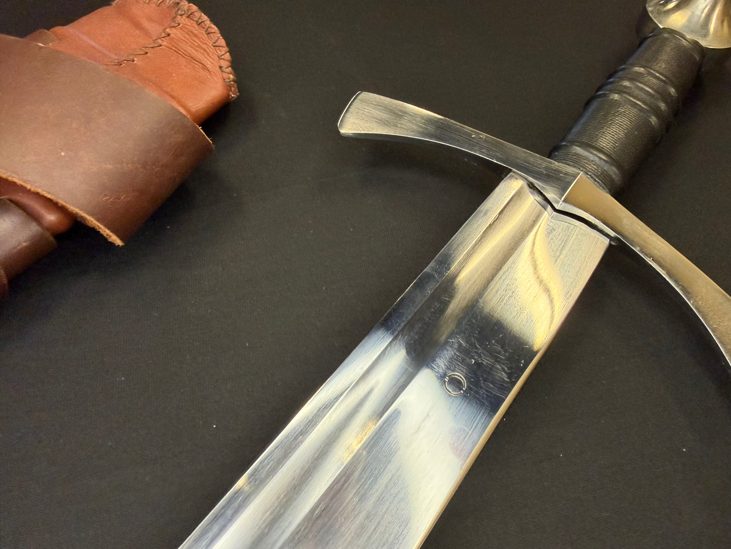 PRE-OWNED Tod Cutler 14thC Clip Point Falchion Sword EN45