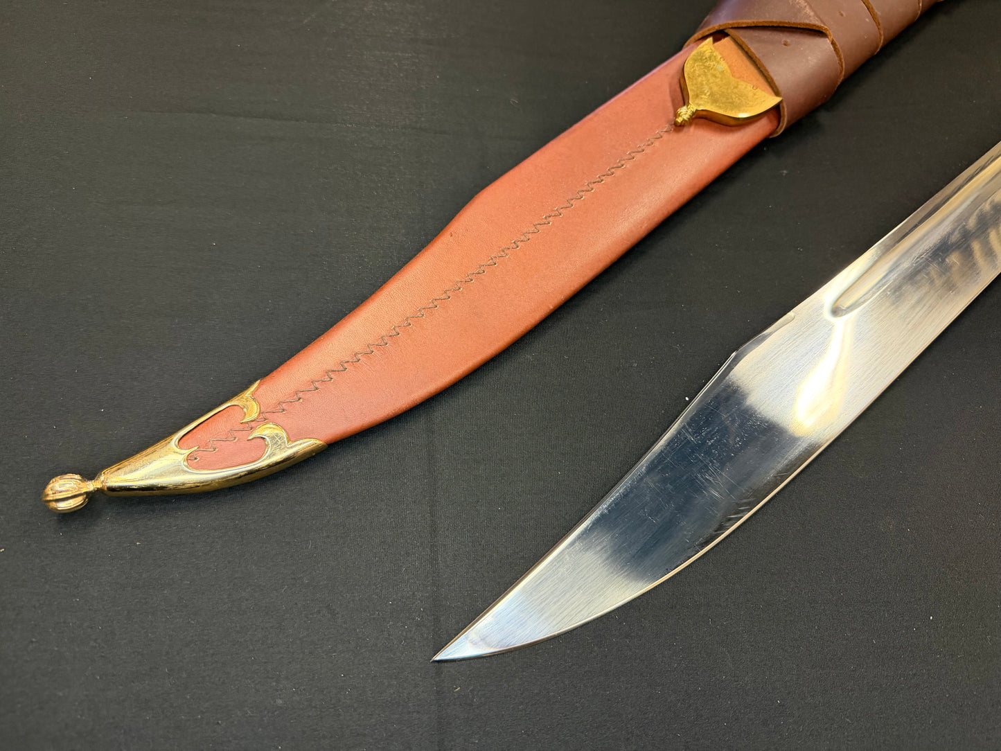 PRE-OWNED Tod Cutler 14thC Clip Point Falchion Sword EN45