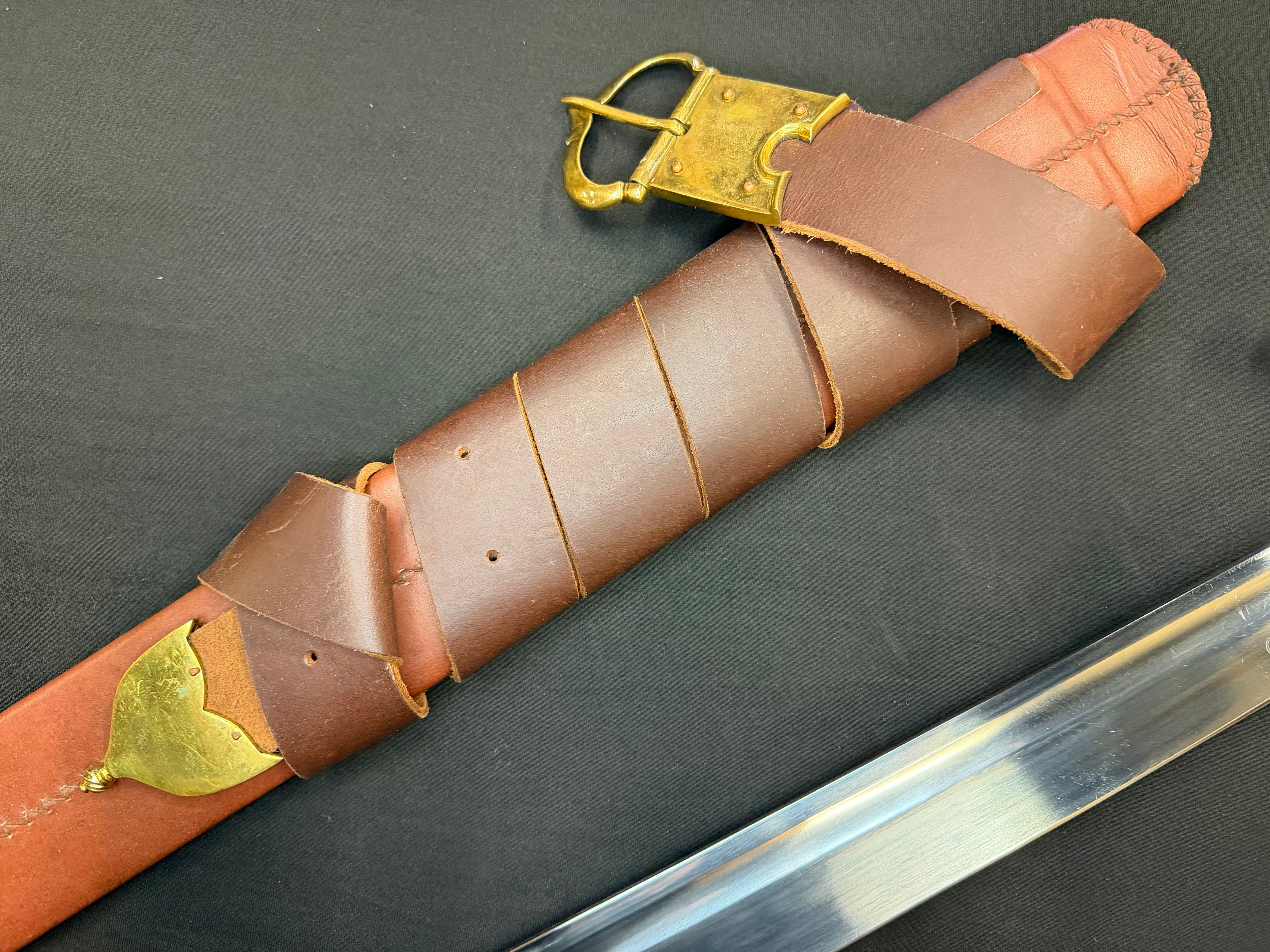 PRE-OWNED Tod Cutler 14thC Clip Point Falchion Sword EN45