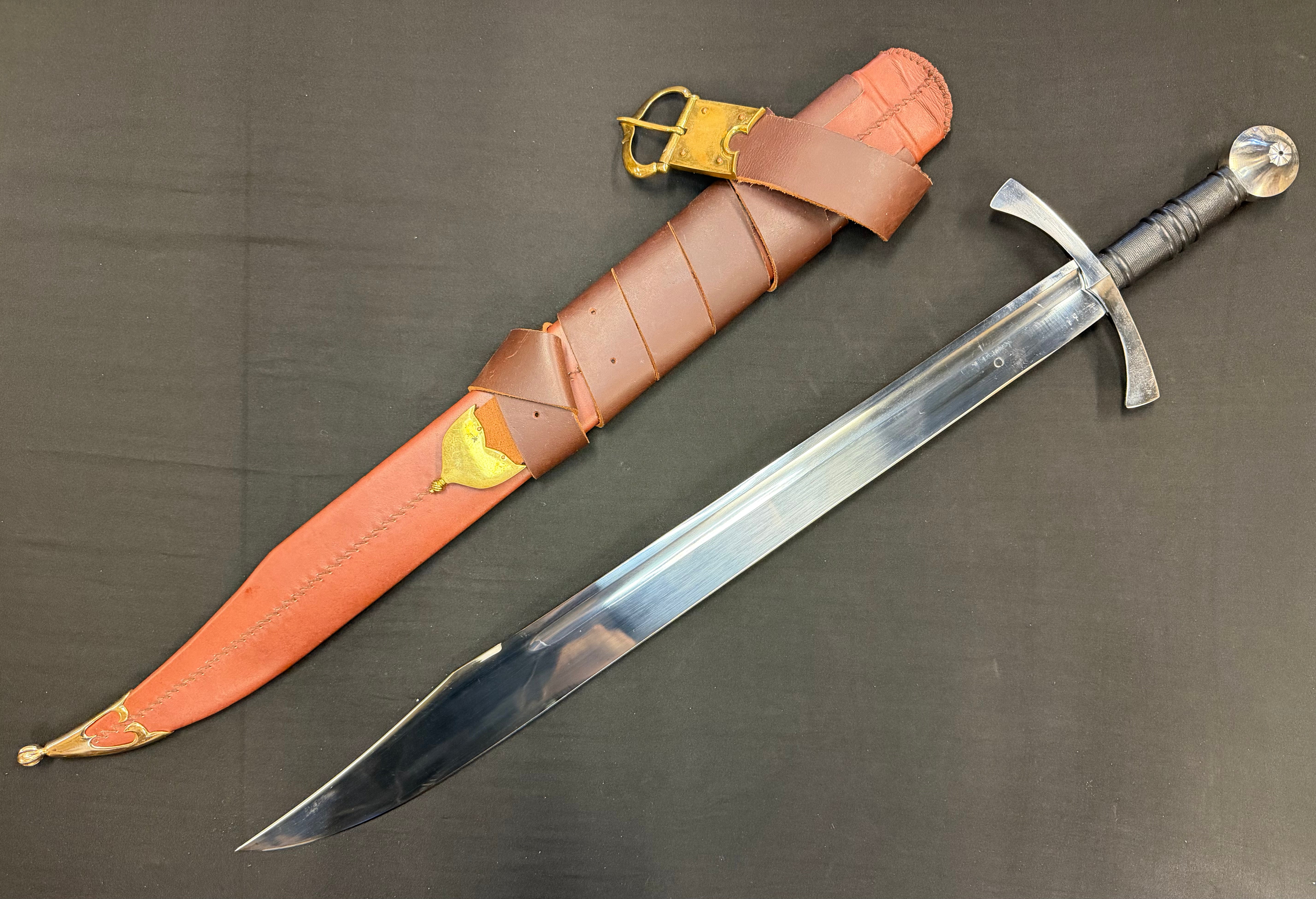 PRE-OWNED Tod Cutler 14thC Clip Point Falchion Sword EN45