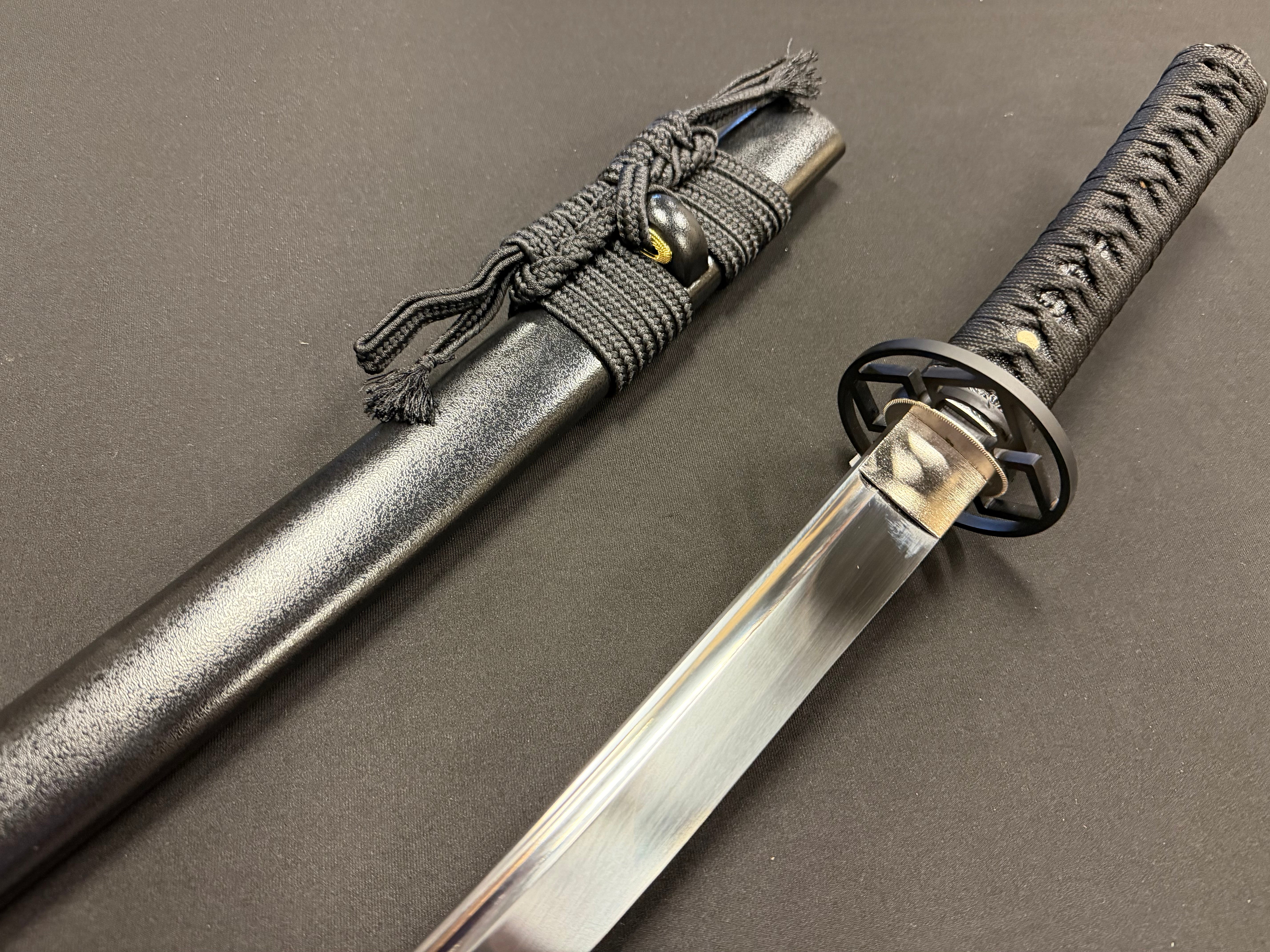 Phoenix Armory Wakizashi - Featherlight Diamonds 65mn