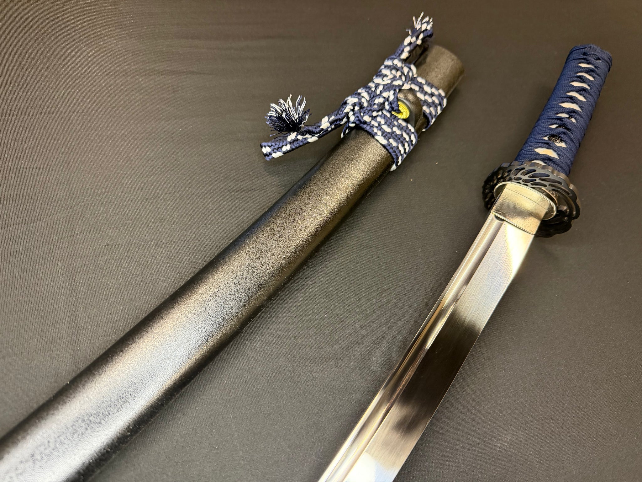 Phoenix Armory Wakizashi - Featherlight Blue Crane 65mn