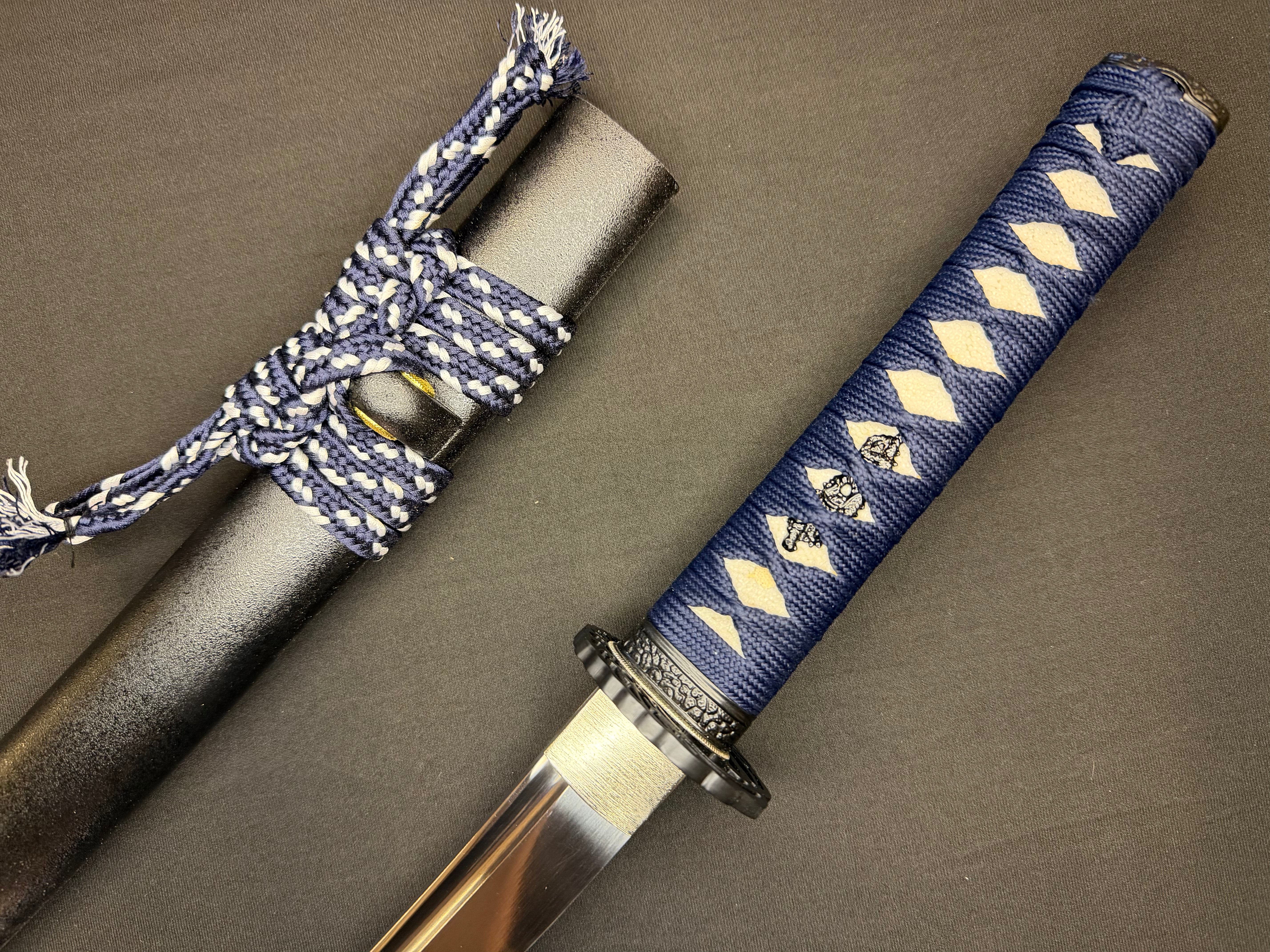 Phoenix Armory Wakizashi - Featherlight Blue Crane 65mn