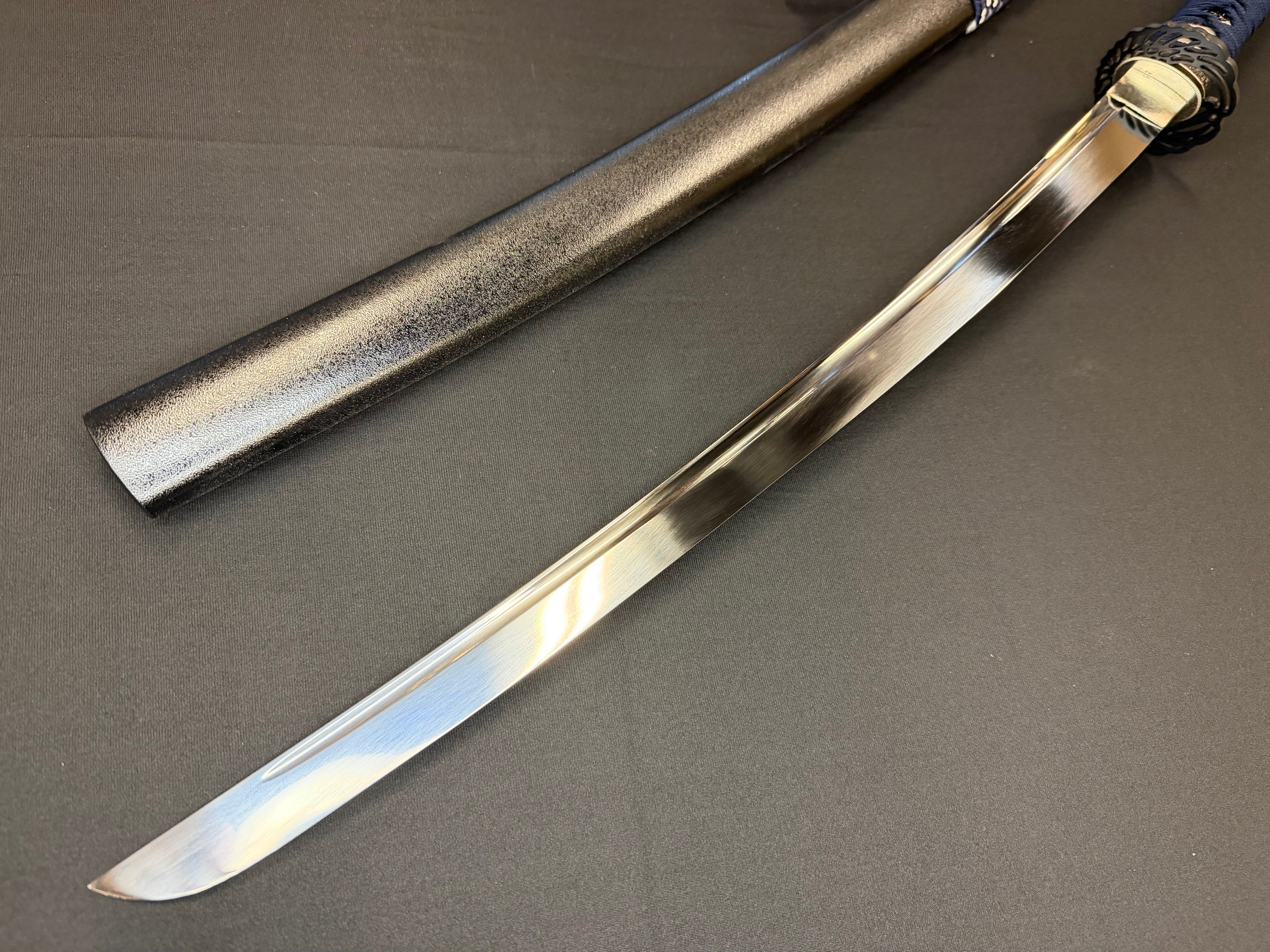 Phoenix Armory Wakizashi - Featherlight Blue Crane 65mn