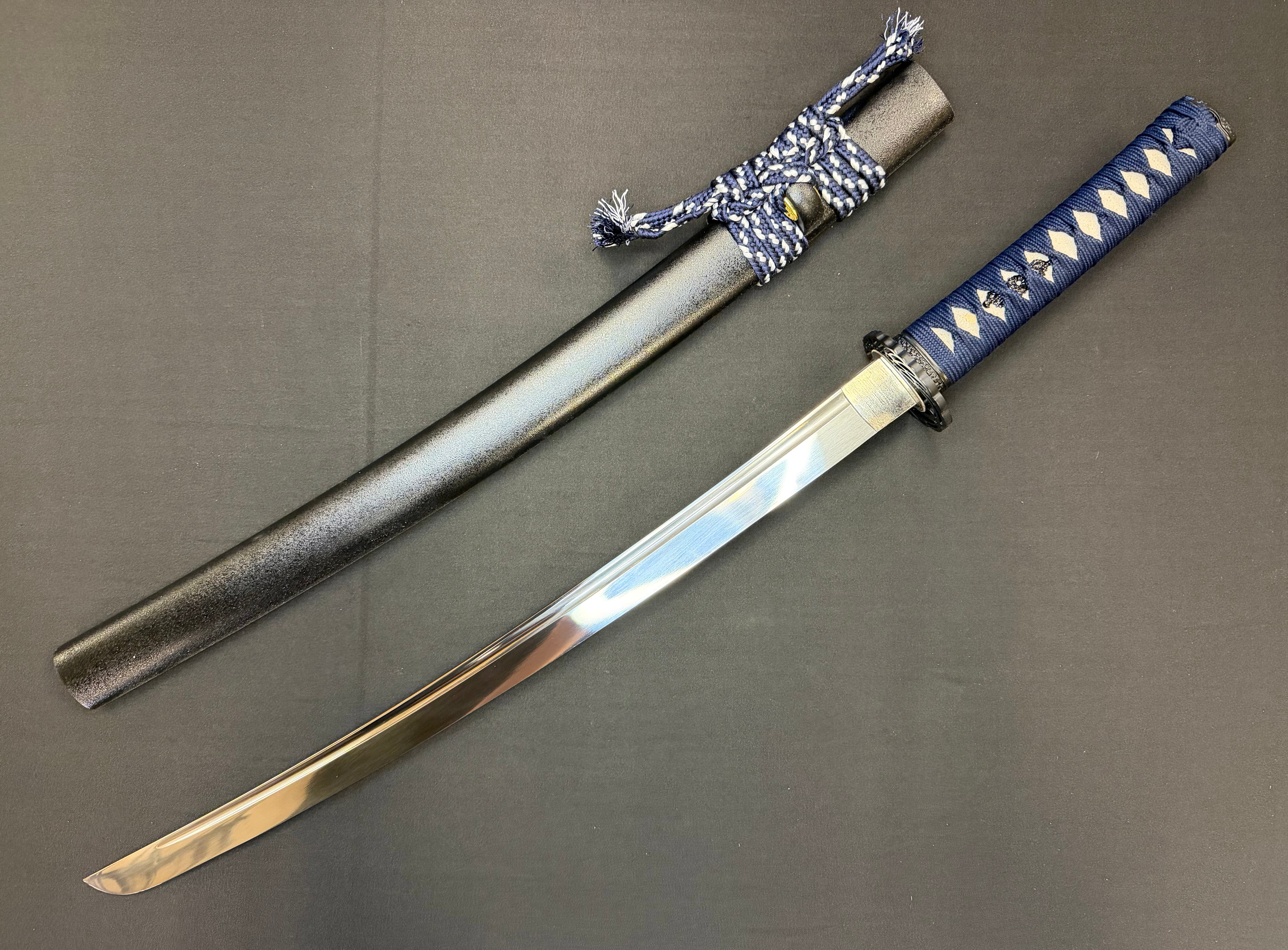 Phoenix Armory Wakizashi - Featherlight Blue Crane 65mn