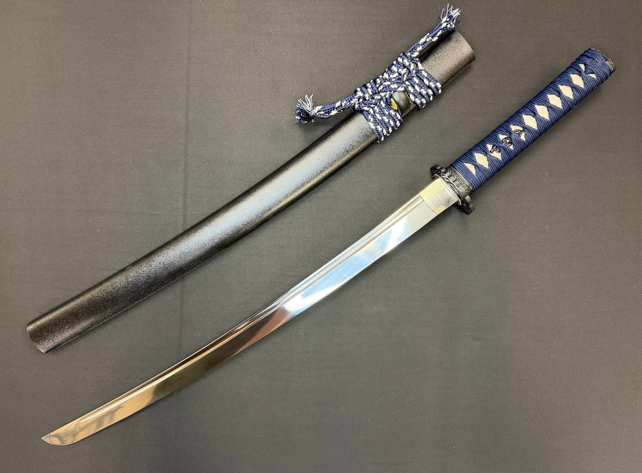 Phoenix Armory Wakizashi - Featherlight Blue Crane 65mn