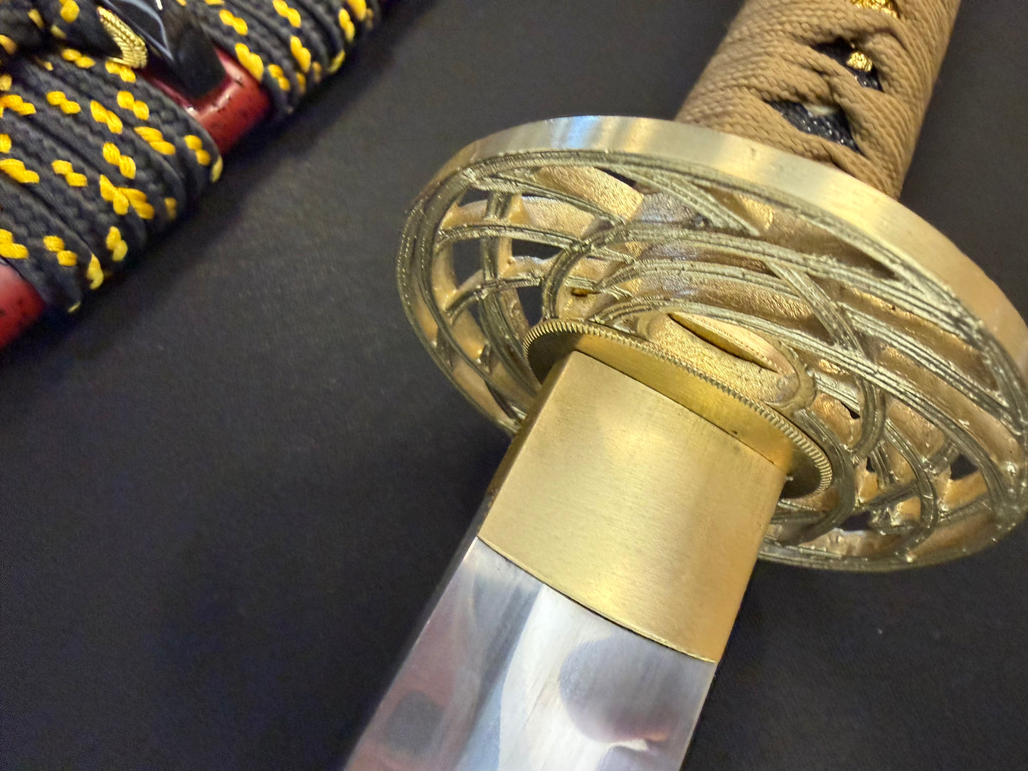 Phoenix Armory Katana - Golden Cinderleaf T10