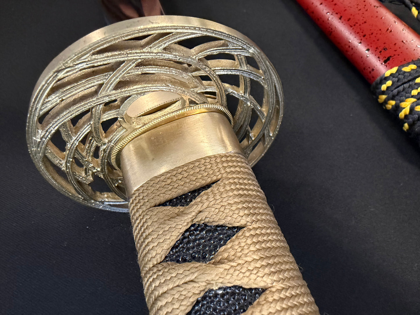 Phoenix Armory Katana - Golden Cinderleaf T10