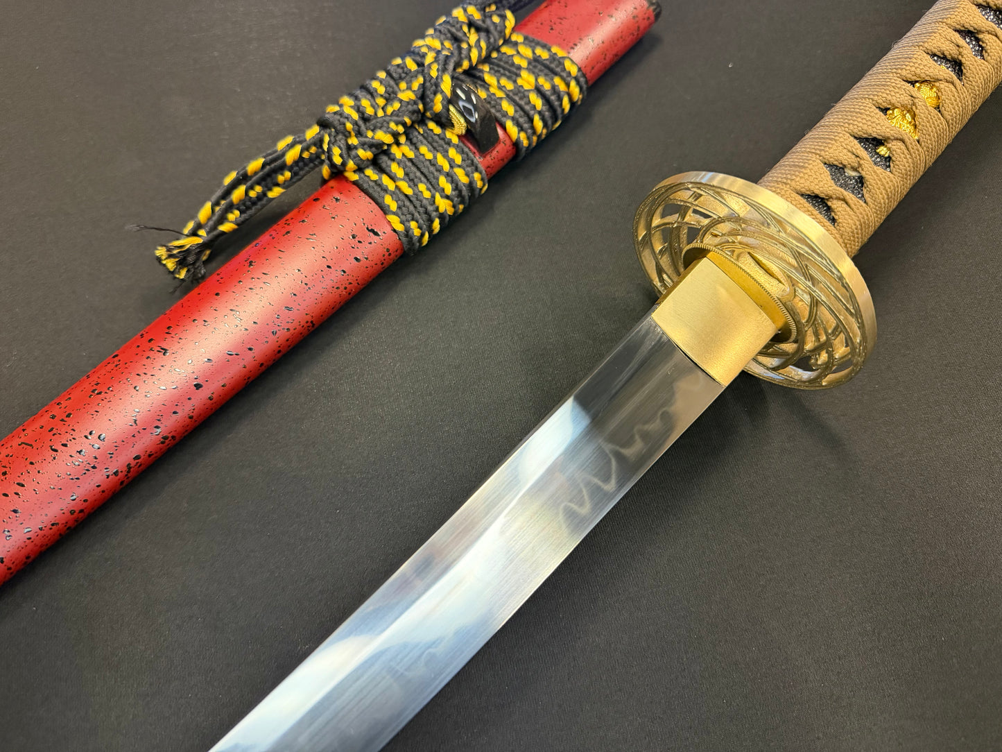 Phoenix Armory Katana - Golden Cinderleaf T10