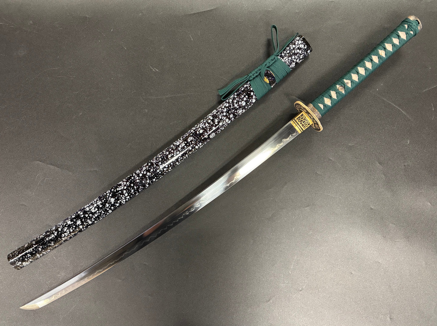 Dragonspring Katana -  Thousand Chrysanthemum Prime - T10 Clay Tempered Steel