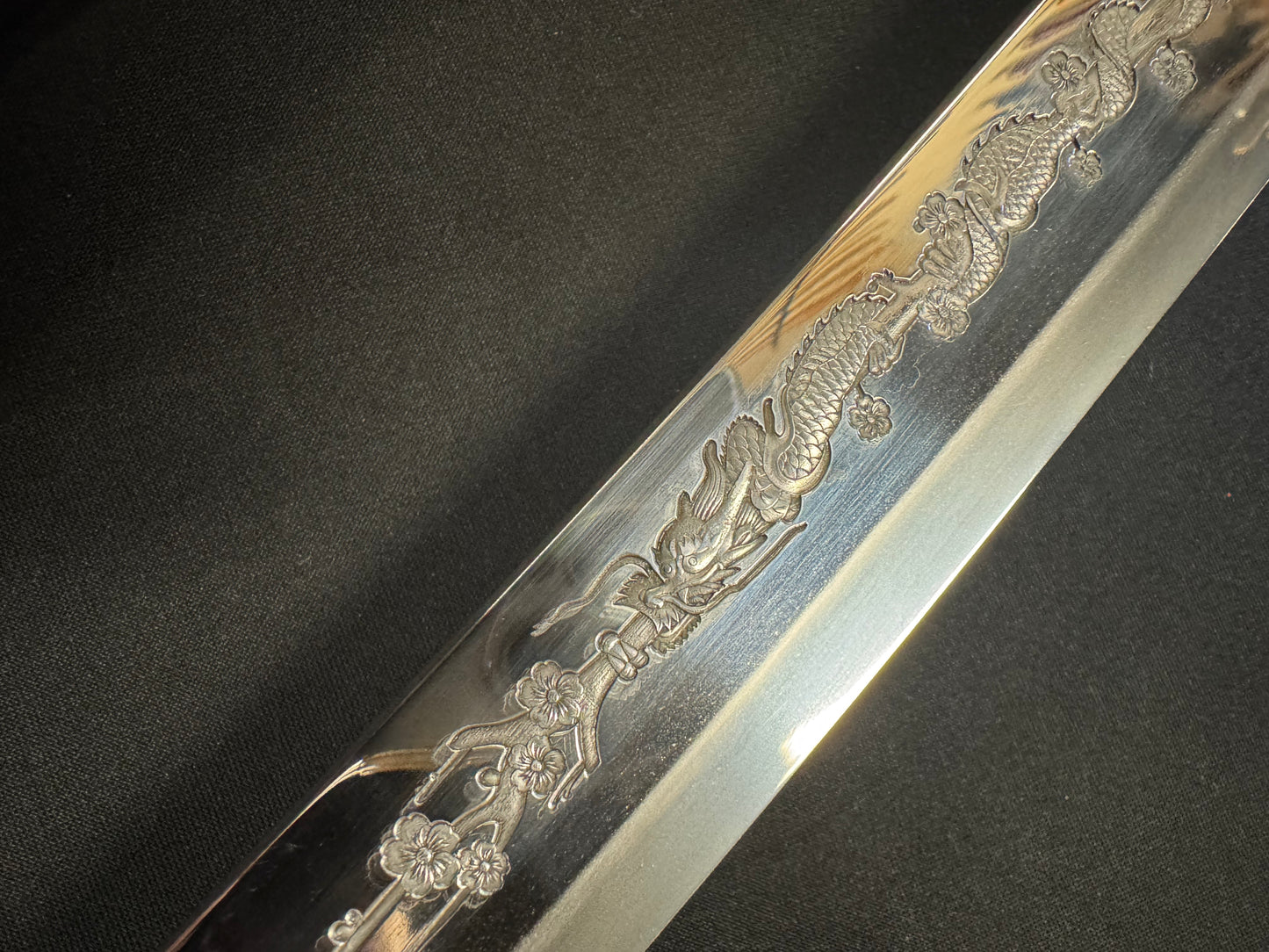 Phoenix Arms Katana - Red Veiled Dragon Tamagahane/Orishigane Horimono