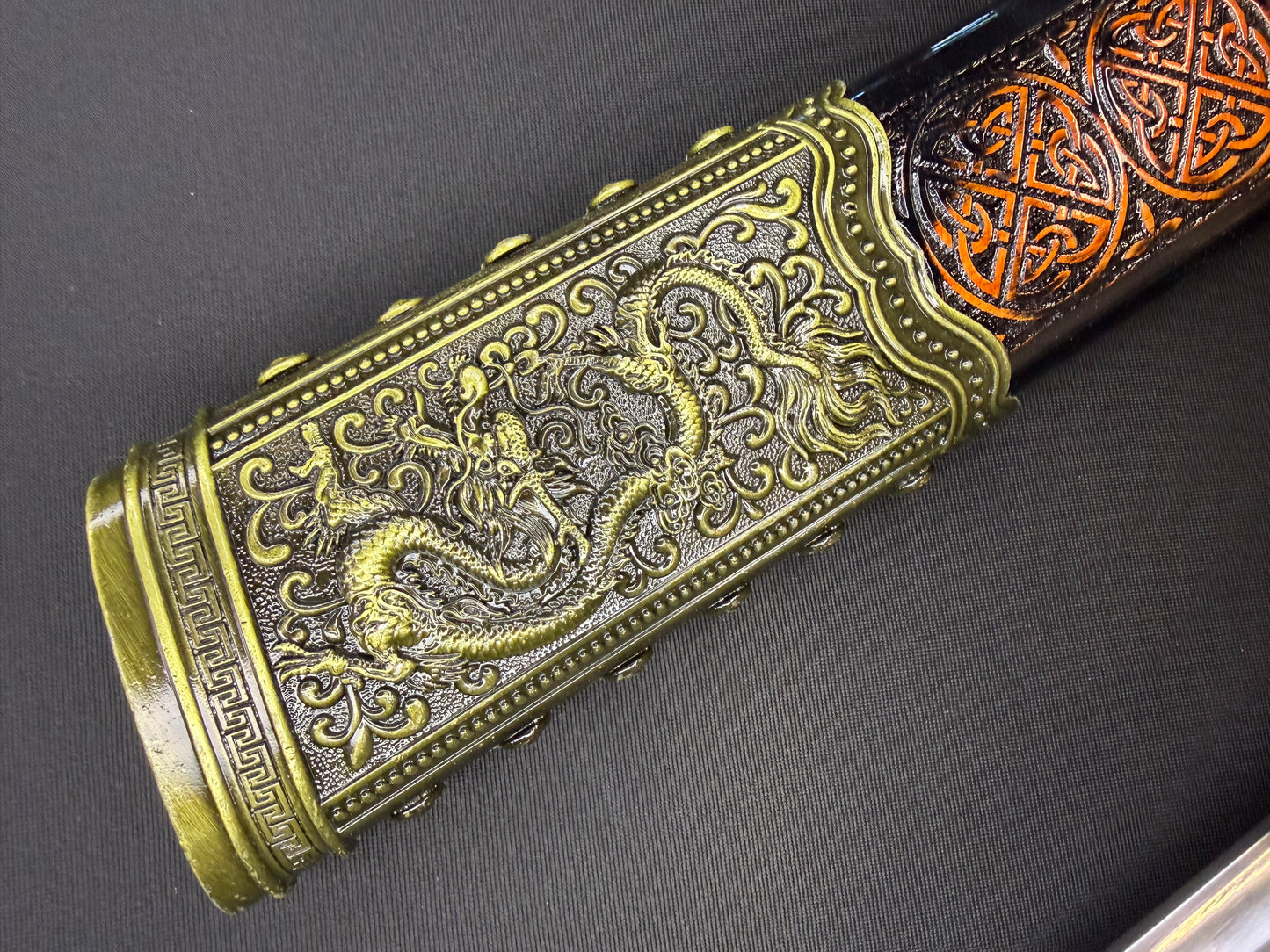 Phoenix Armory Long Kangxi Dao - Red Pattern Dragon Theme 65Mn