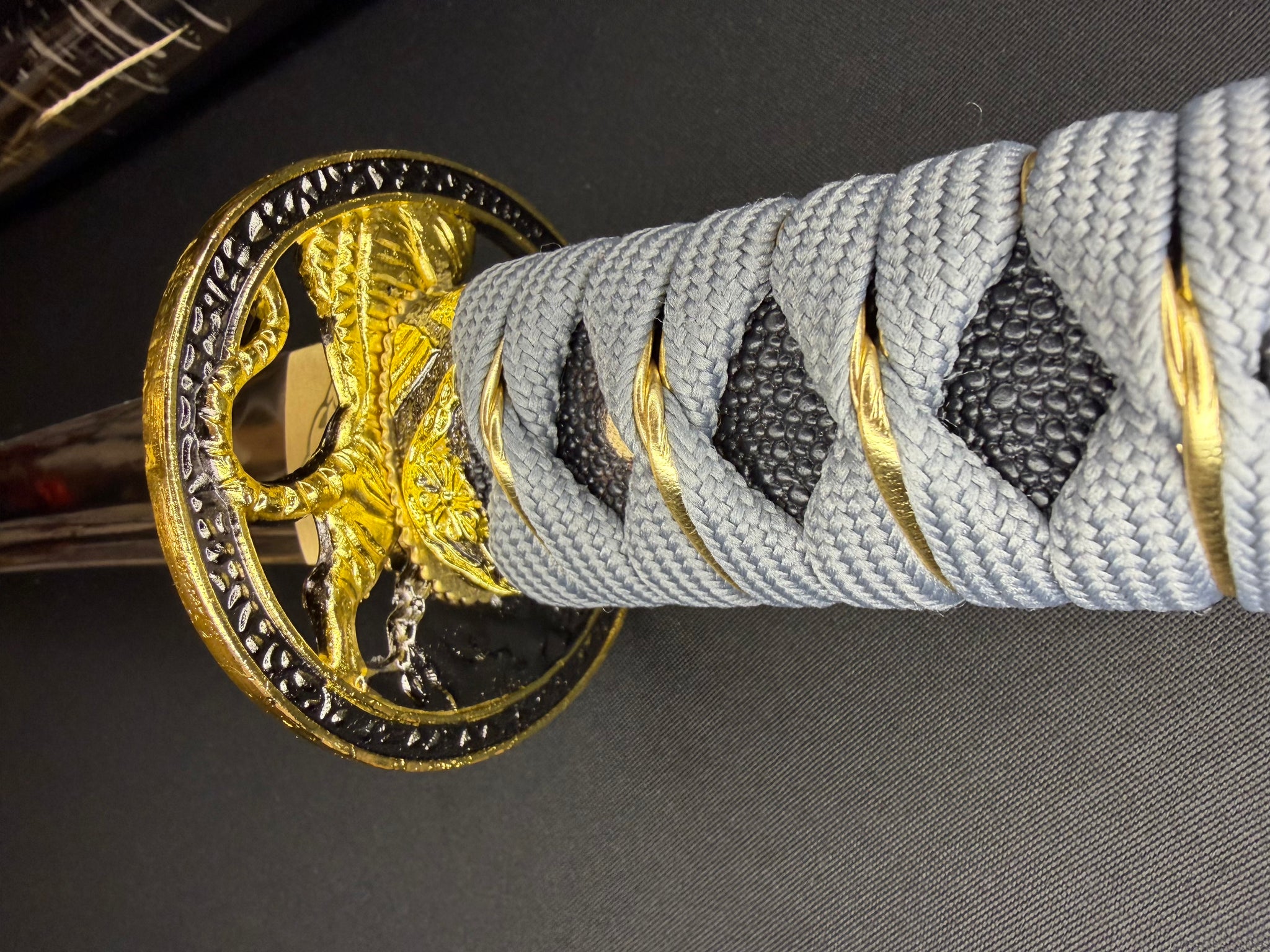 Dragonspring Wakizashi - Golden Tiger T10