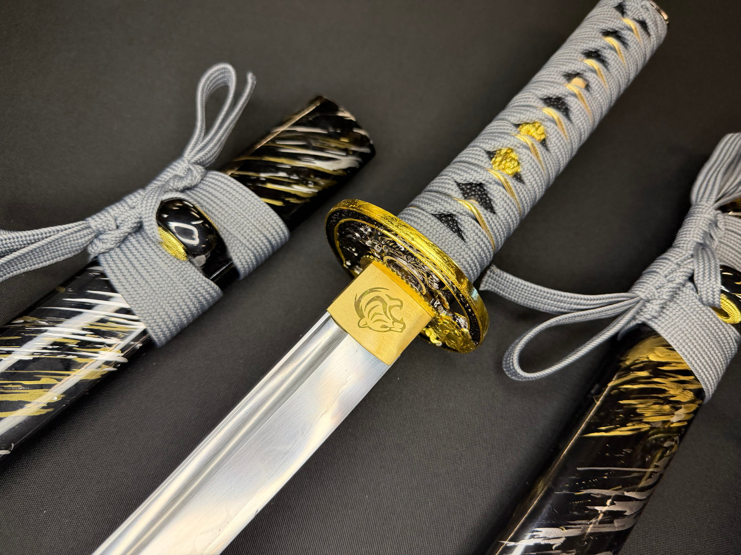 Dragonspring Daisho - Golden Tiger T10 Two Sword Set