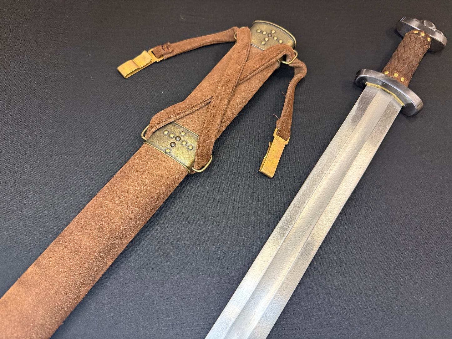 PRE-OWNED Viking Sword - Hanwei Godfred Damascus