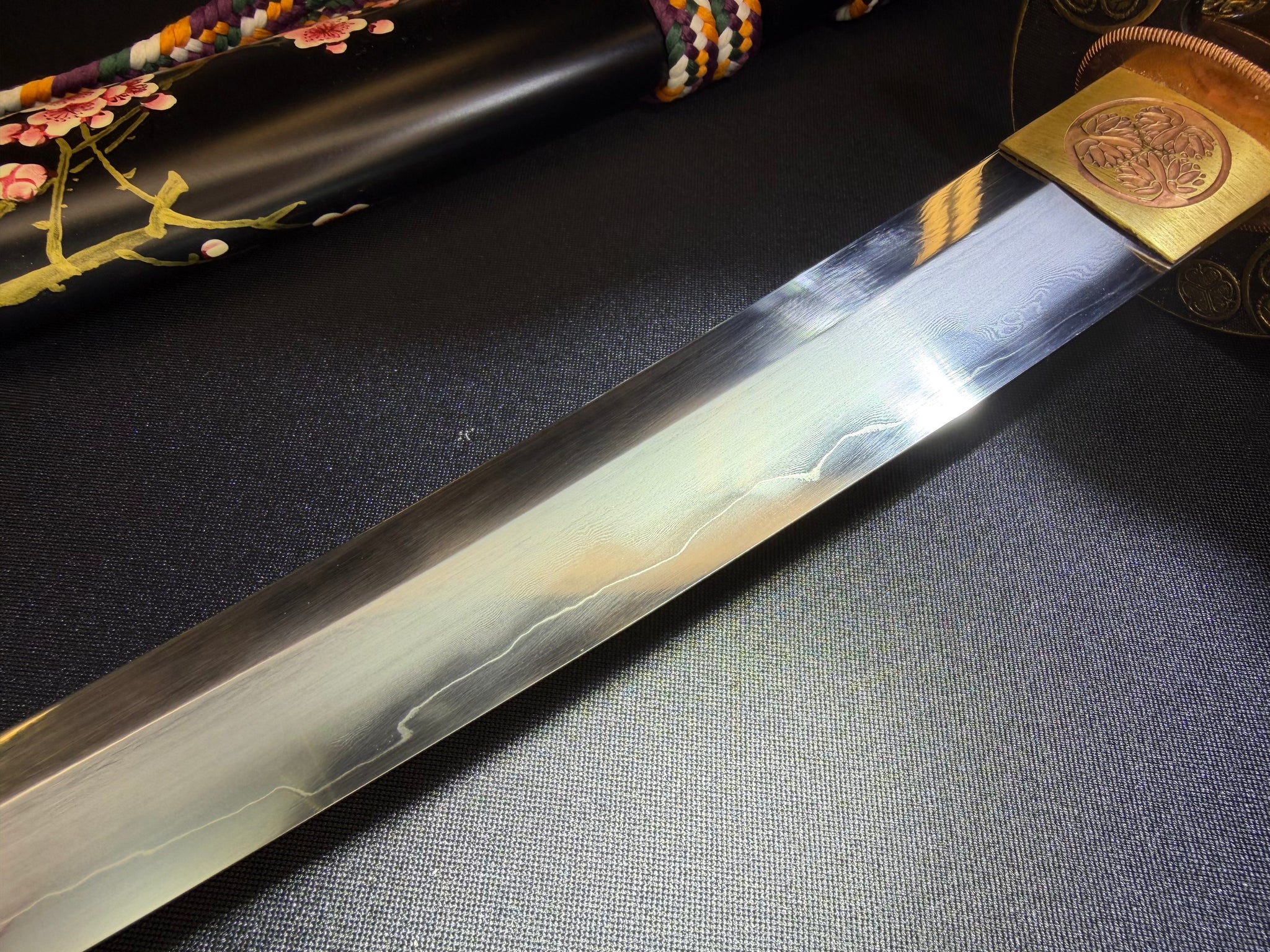 Phoenix Armory Tanto - Crimson Crest - Sanmai Hadori Polish