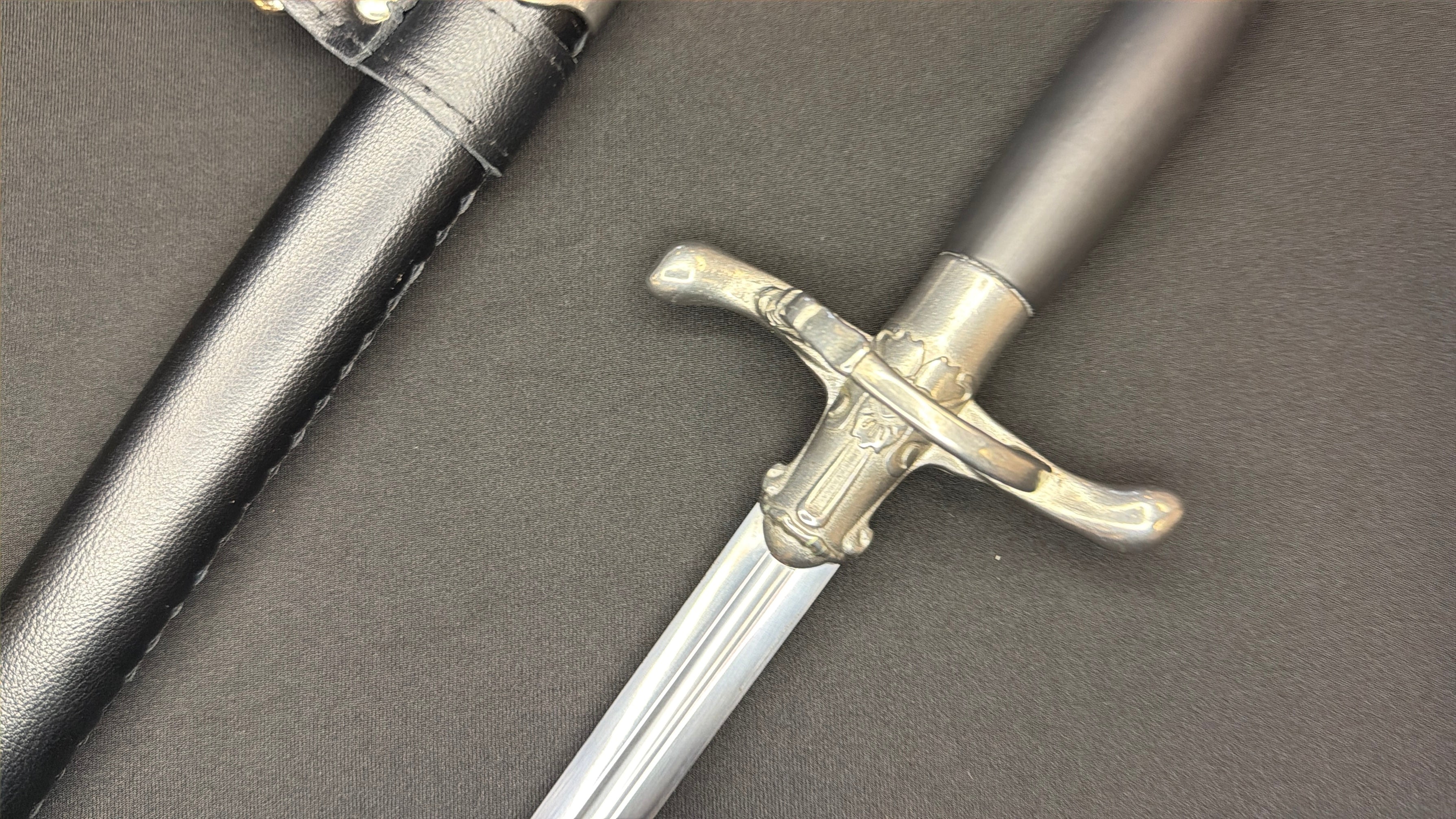 Fantasy No-name Orphan Assassin Girl Pigsticker European Sword