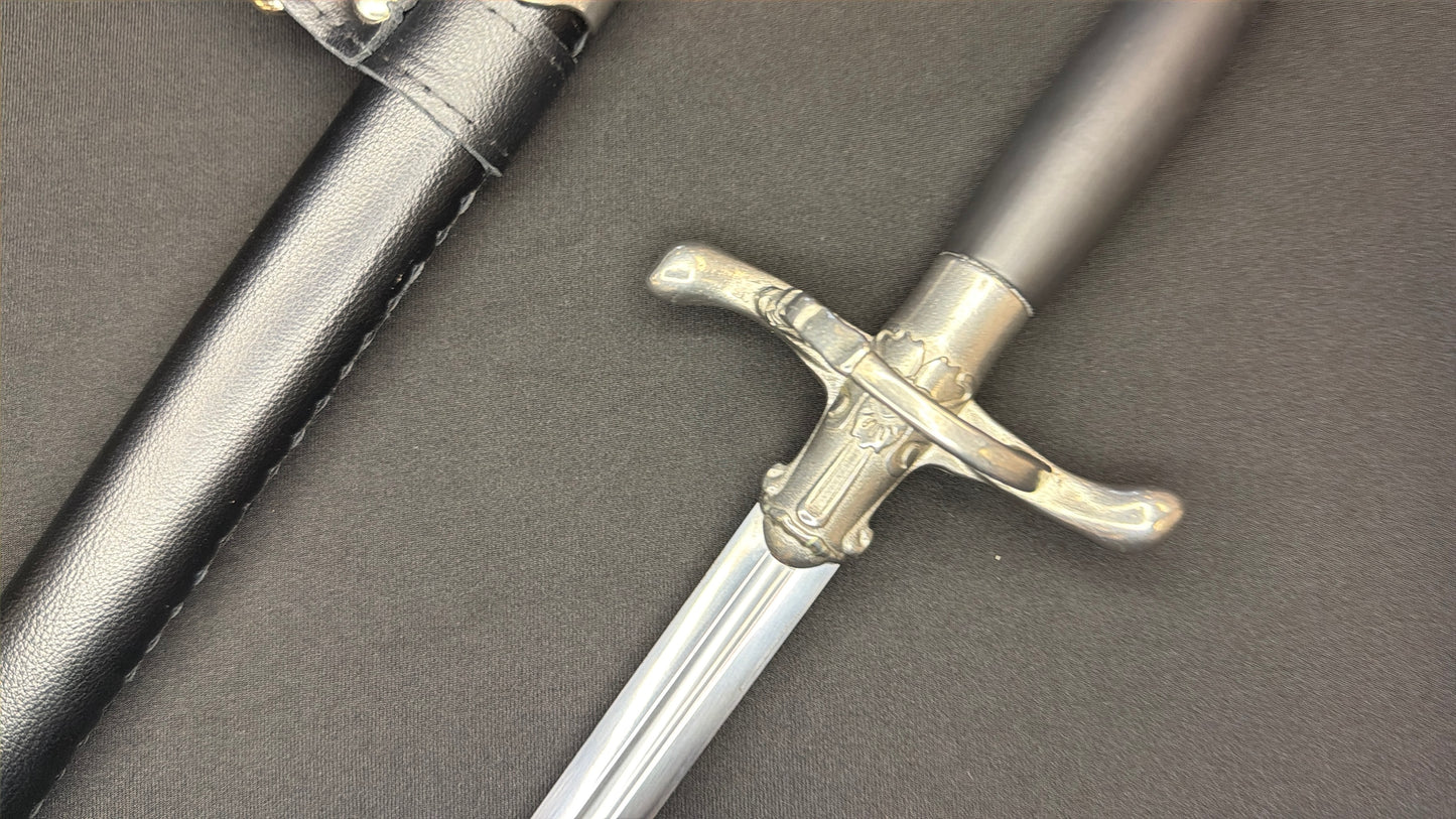 Fantasy No-name Orphan Assassin Girl Pigsticker European Sword