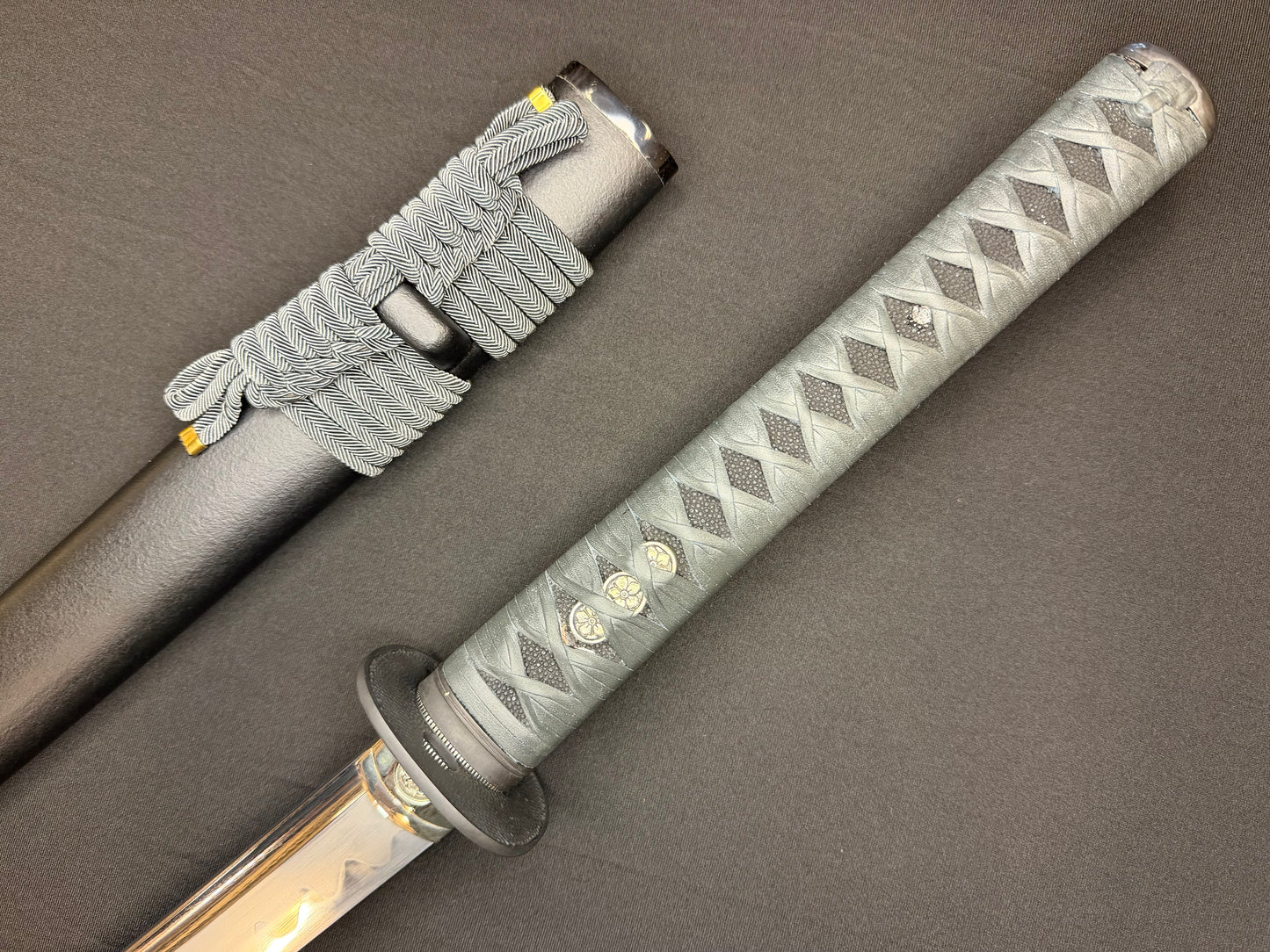 Thaitsuki Shoshin Hana Katana, 1095 Clay tempered
