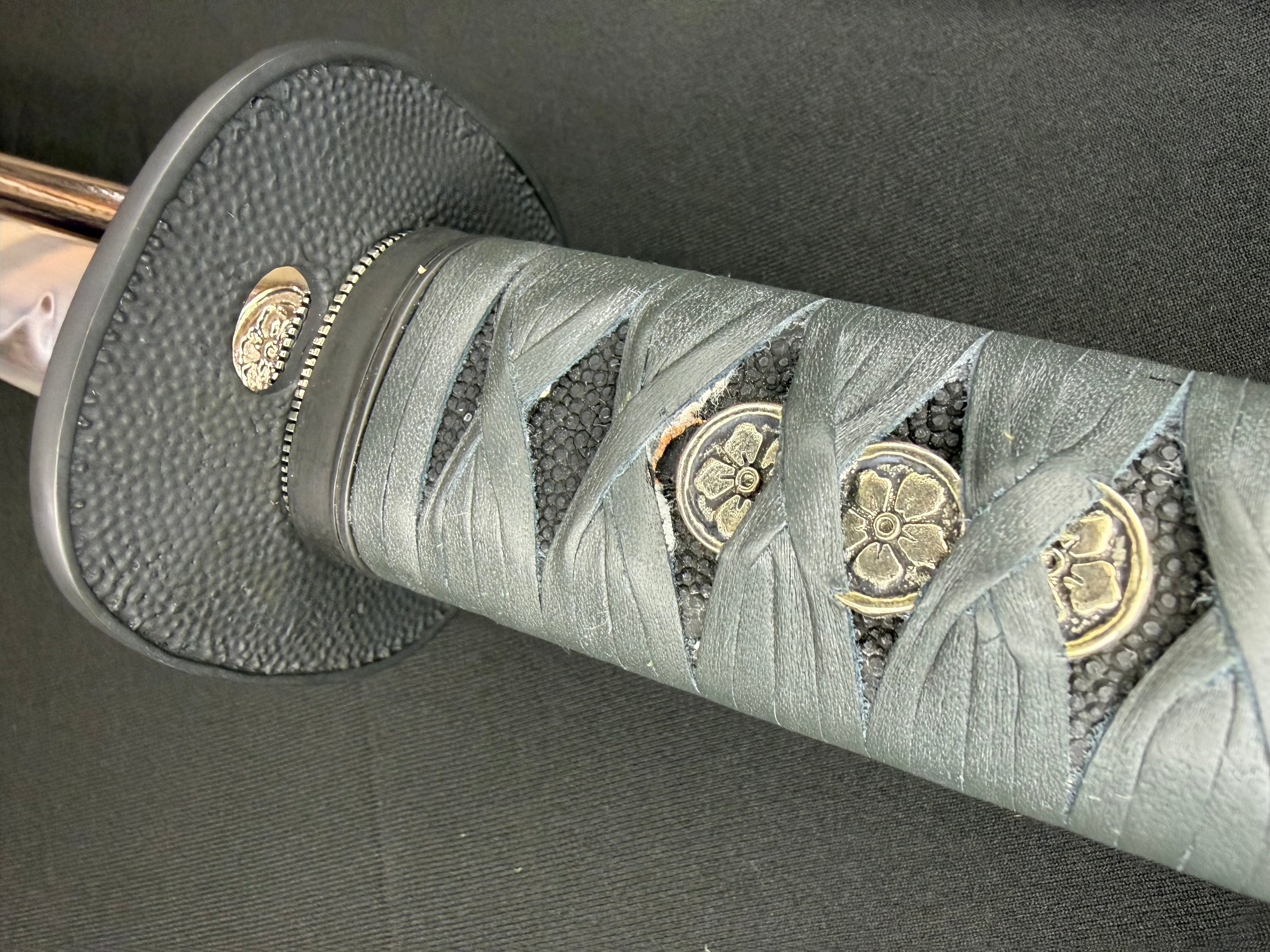 Thaitsuki Shoshin Hana Katana, 1095 Clay tempered