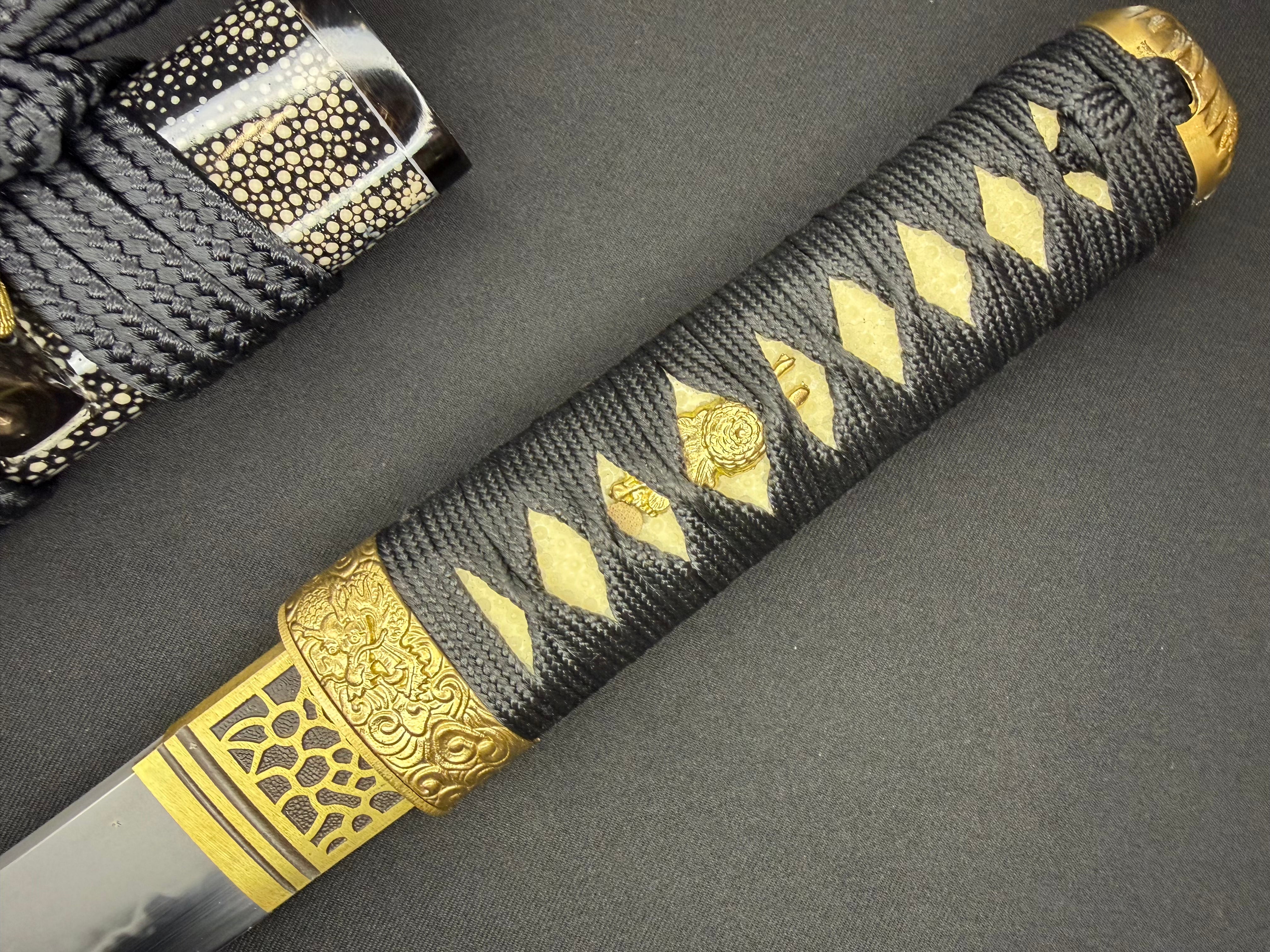 Phoenix Armory Hamidashi Tanto - Gilded Raven T10 Hira Zukuri Choji Hamon