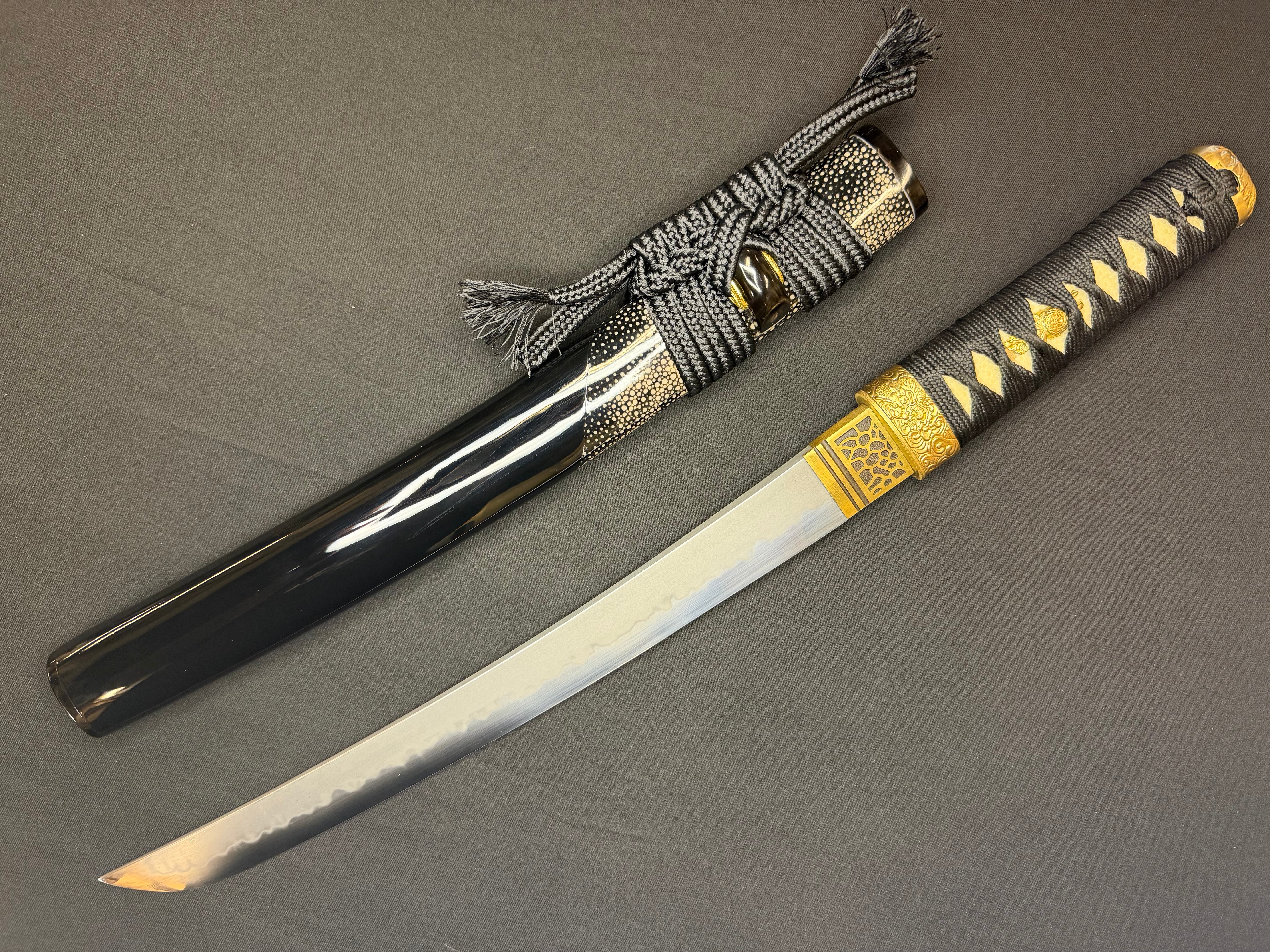 Phoenix Armory Hamidashi Tanto - Gilded Raven T10 Hira Zukuri Choji Hamon