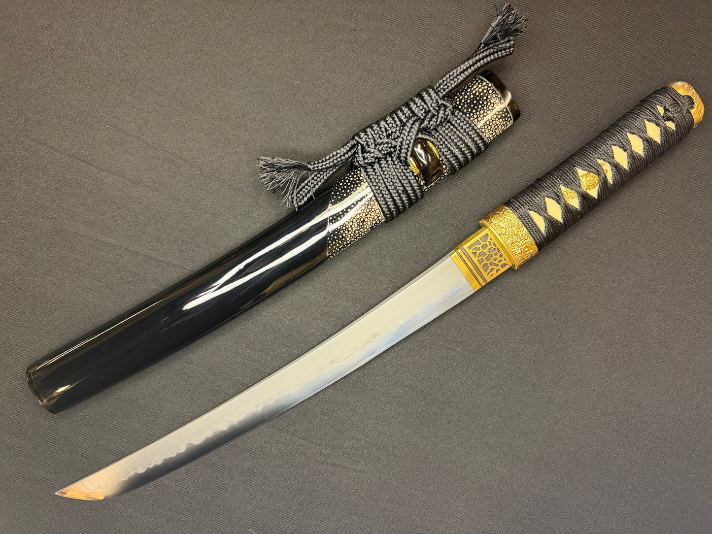 Phoenix Armory Hamidashi Tanto - Gilded Raven T10 Hira Zukuri Choji Hamon
