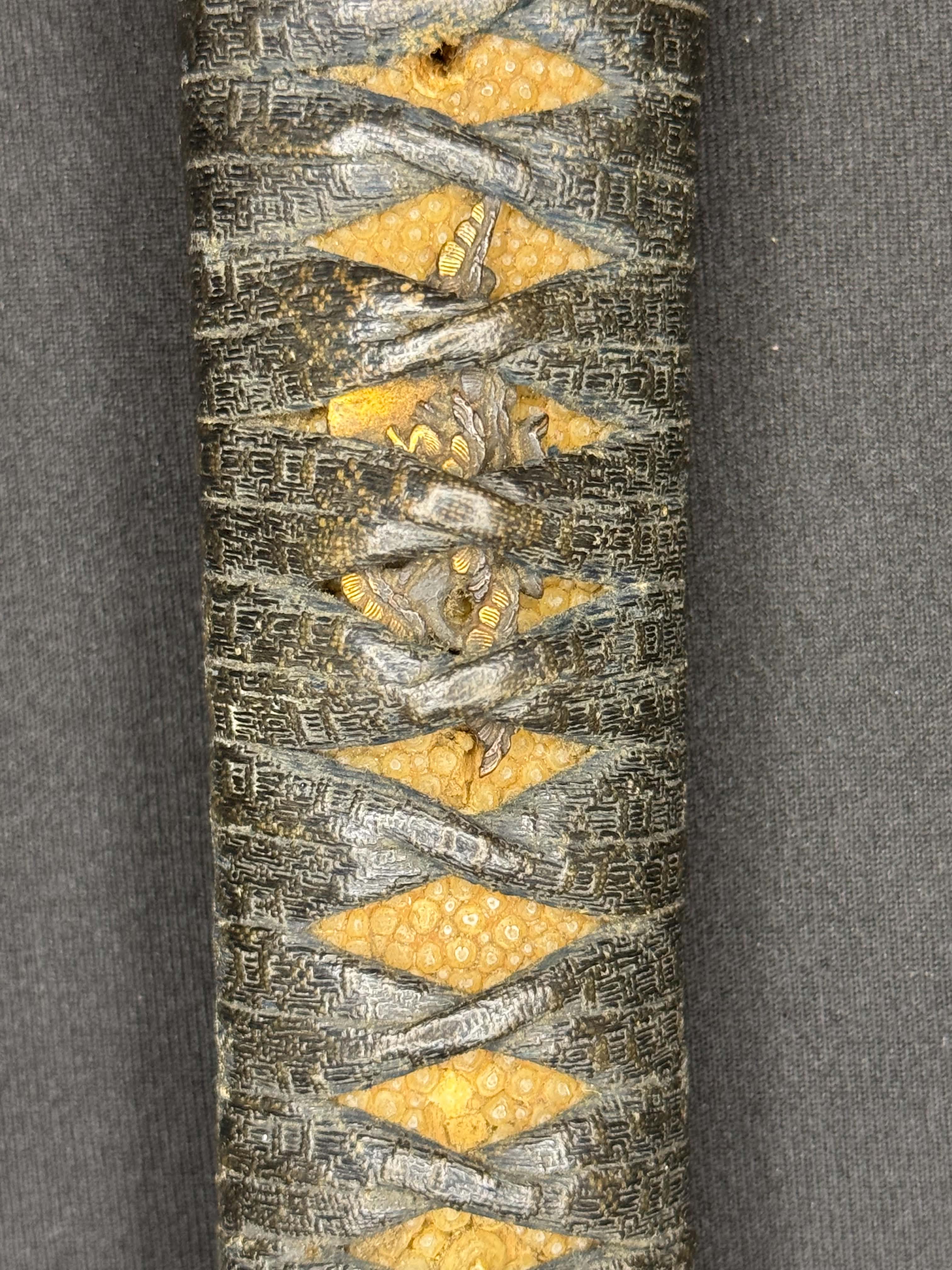 Antique Nihonto - Wakizashi with koshirae, Tsunagigaki attributed to Shimosaka