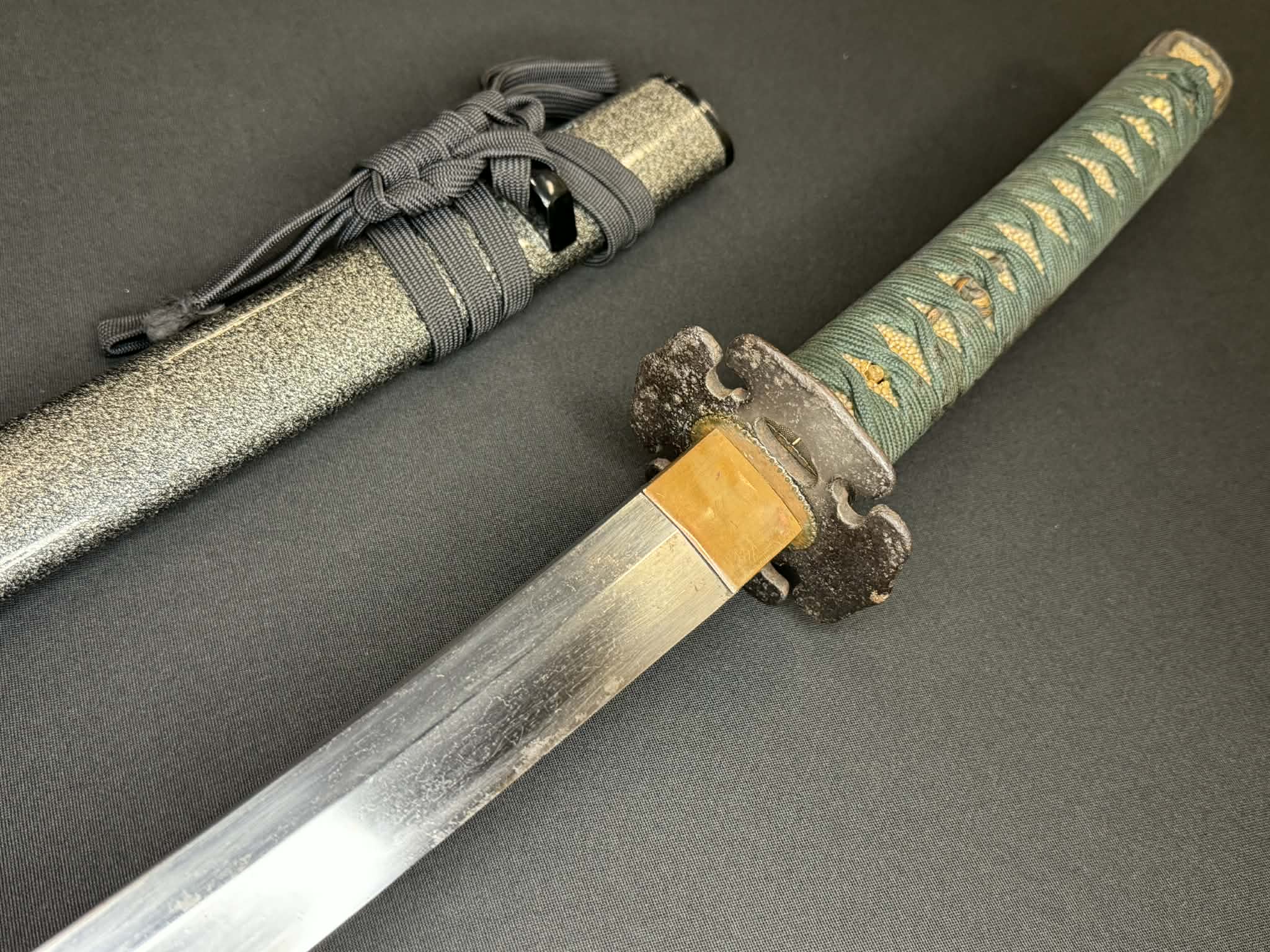Antique Nihonto - Katana in Koshirae, signed Bishu Osafune Sukesada, Dated Eiroku October 8 (1567) (not verified)