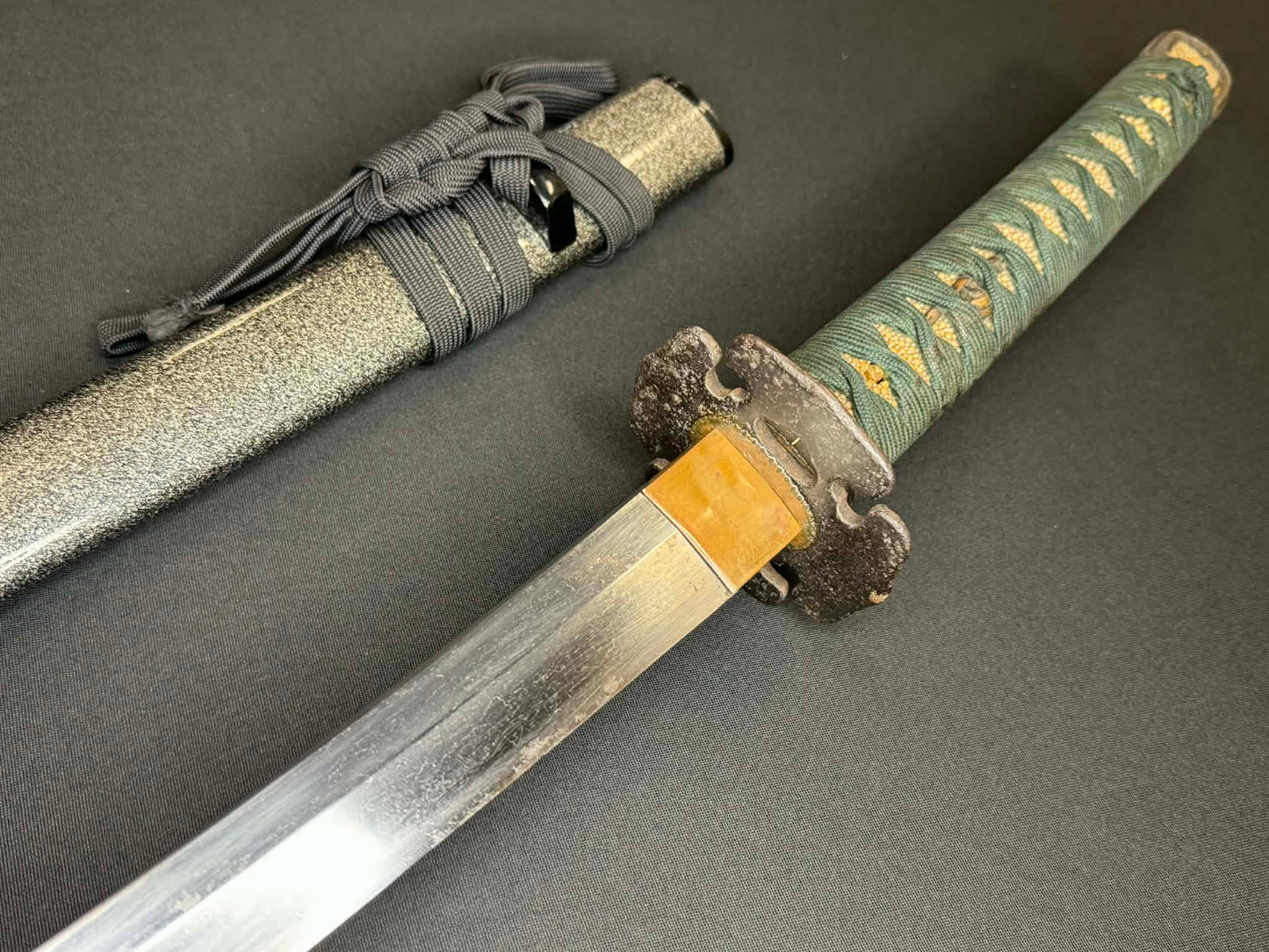 Antique Nihonto - Katana in Koshirae, signed Bishu Osafune Sukesada, Dated Eiroku October 8 (1567) (not verified)