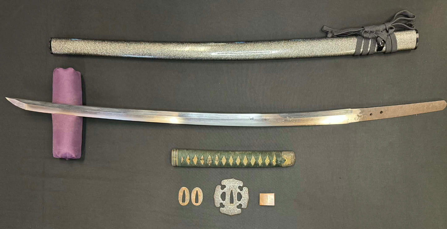 Antique Nihonto - Katana in Koshirae, signed Bishu Osafune Sukesada, Dated Eiroku October 8 (1567) (not verified)