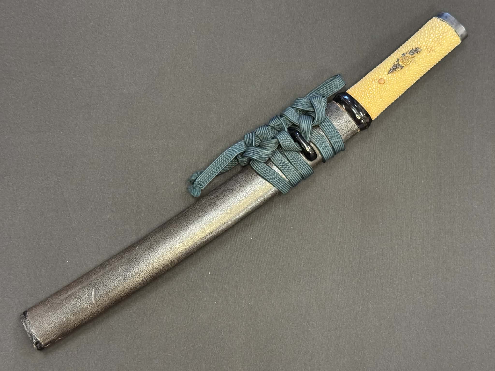 Antique Nihonto -  Edo Period (150-300 years old) Tanto in Koshirae - Signed Sekishu Ju Kiyoshige (unverified)