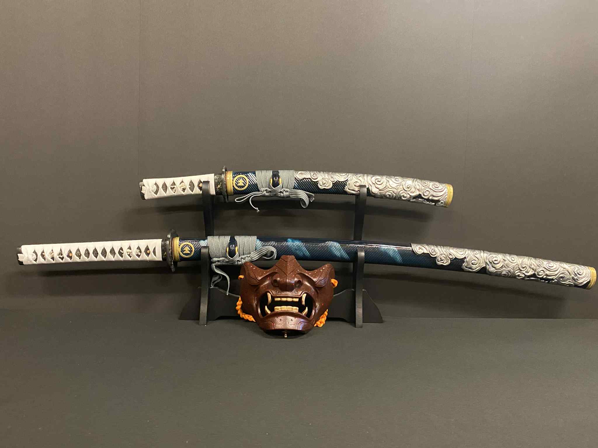 PRE-ORDER Premium Ghost of Tsushima Katana - Tanto Daishou - folded steel, clay tempered with free Menpo