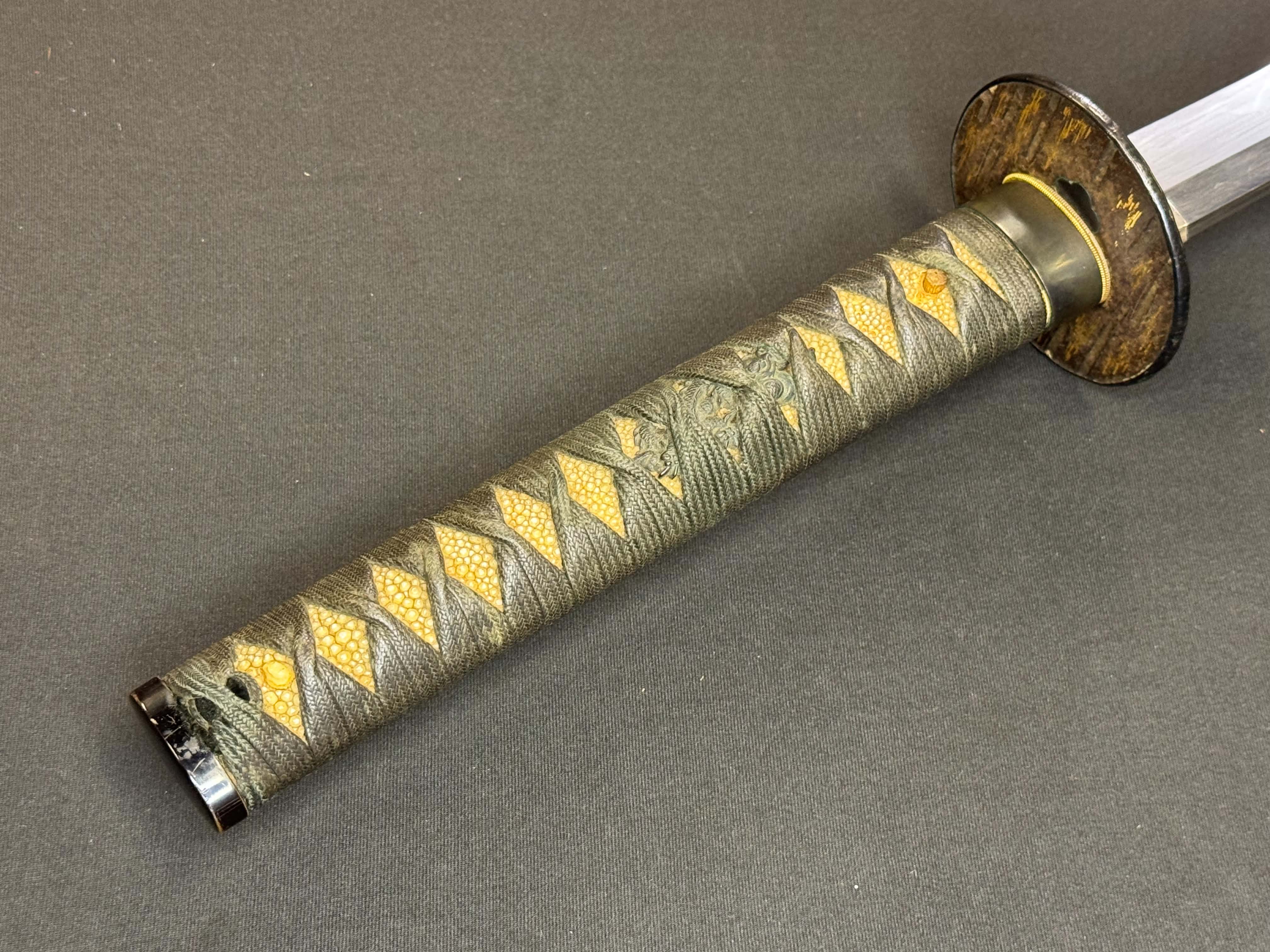 Antique Nihonto - Muromachi (5-600 years old) LONG Katana in Koshirae, NBTHK attributed to Kashu Yukimitsu