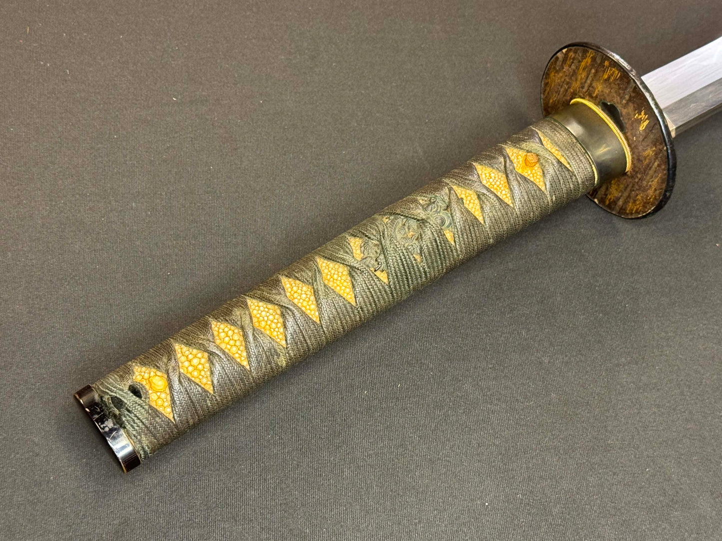 Antique Nihonto - Muromachi (5-600 years old) LONG Katana in Koshirae, NBTHK attributed to Kashu Yukimitsu