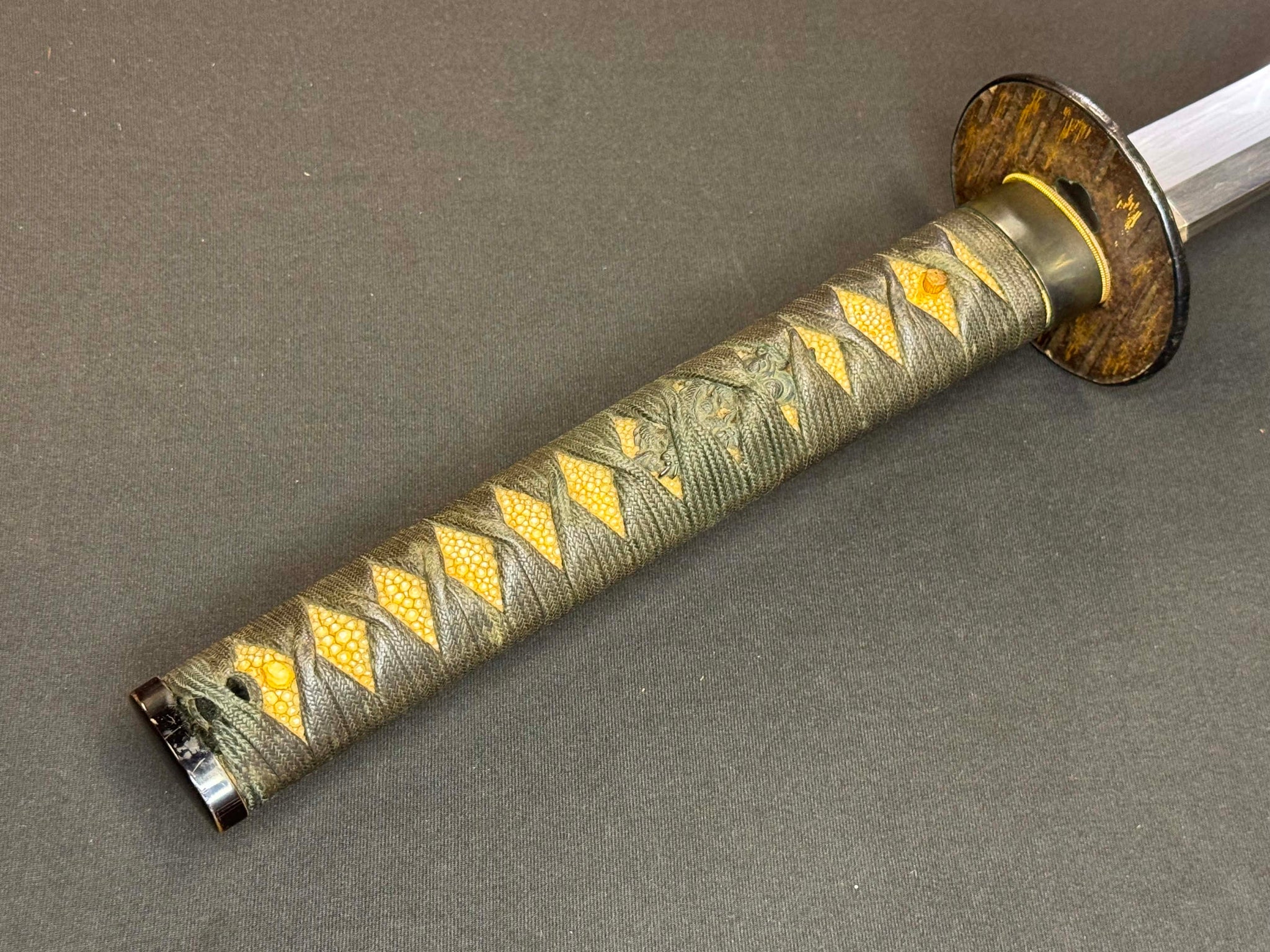 Antique Nihonto - Muromachi (5-600 years old) LONG Katana in Koshirae, NBTHK attributed to Kashu Yukimitsu