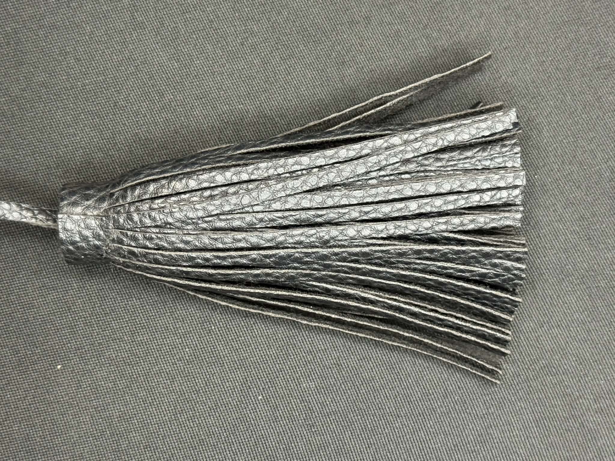 Antique Nihonto - Shobu wakizashi in Koshirae