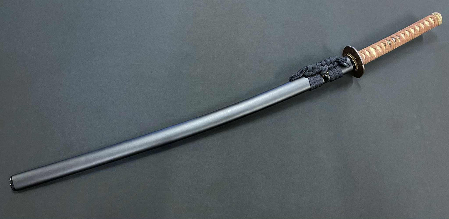 Antique Nihonto - Very Long Katana in Koshirae - Muromachi Period (About 500 years old) - signed Kanenao Saku, NBTHK Certified