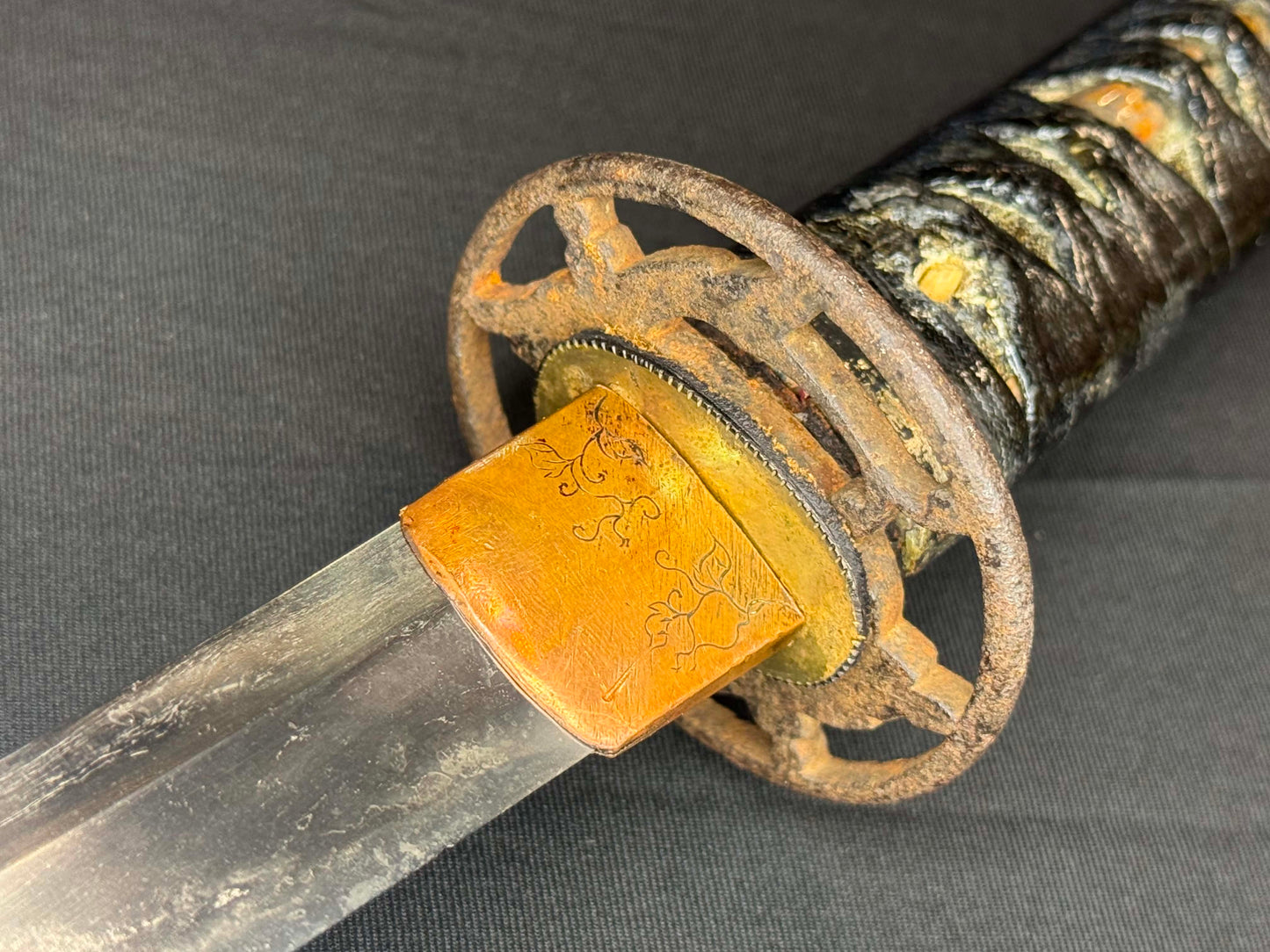 Antique Nihonto - Wakizashi in Handachi koshirae, signed Bizen Kuni Ju Osafune Sukesada, NBTHK CERTIFIED