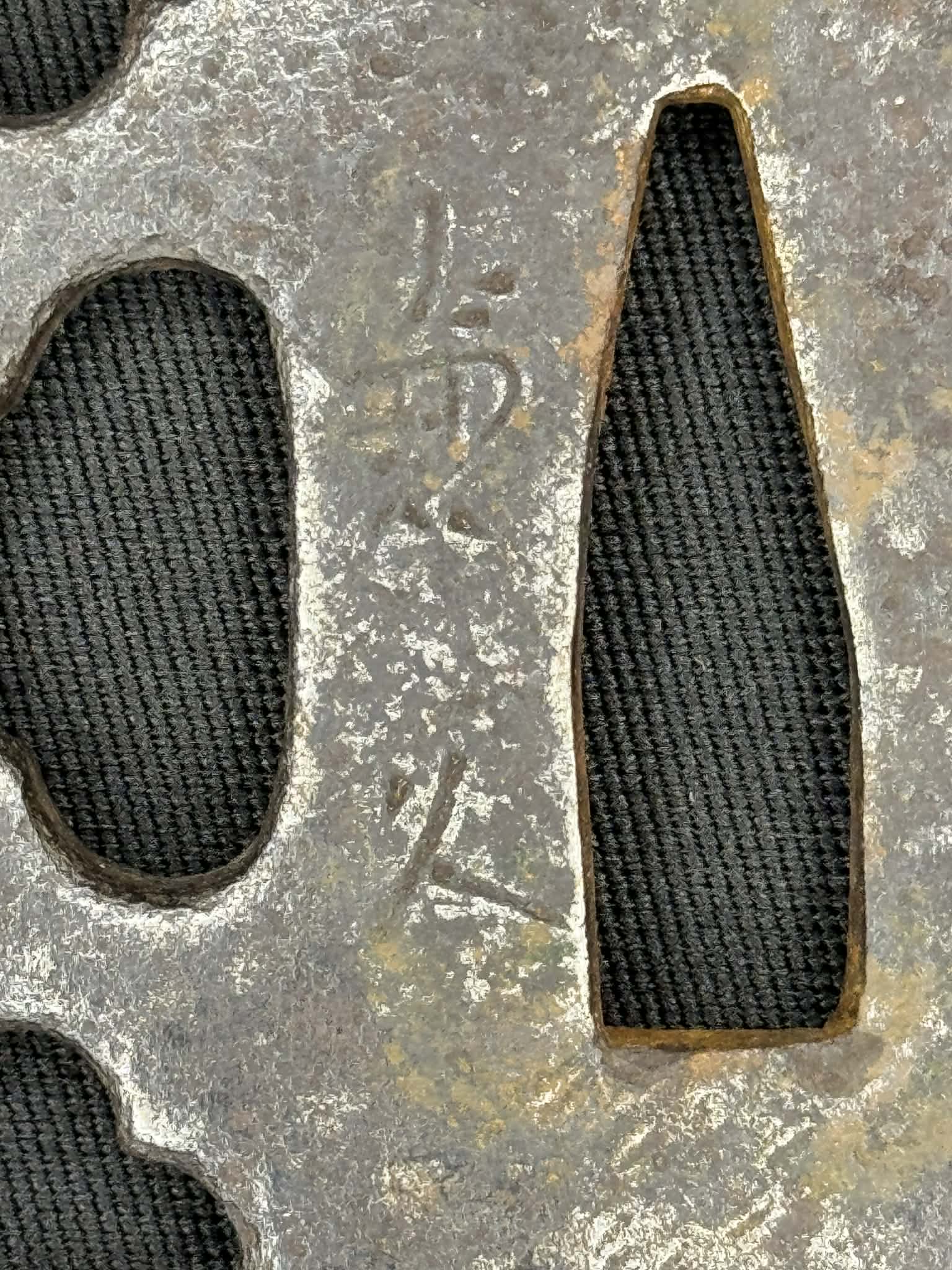 Antique Nihonto - Katana in Koshirae, signed Bishu Osafune Sukesada, Dated Eiroku October 8 (1567) (not verified)