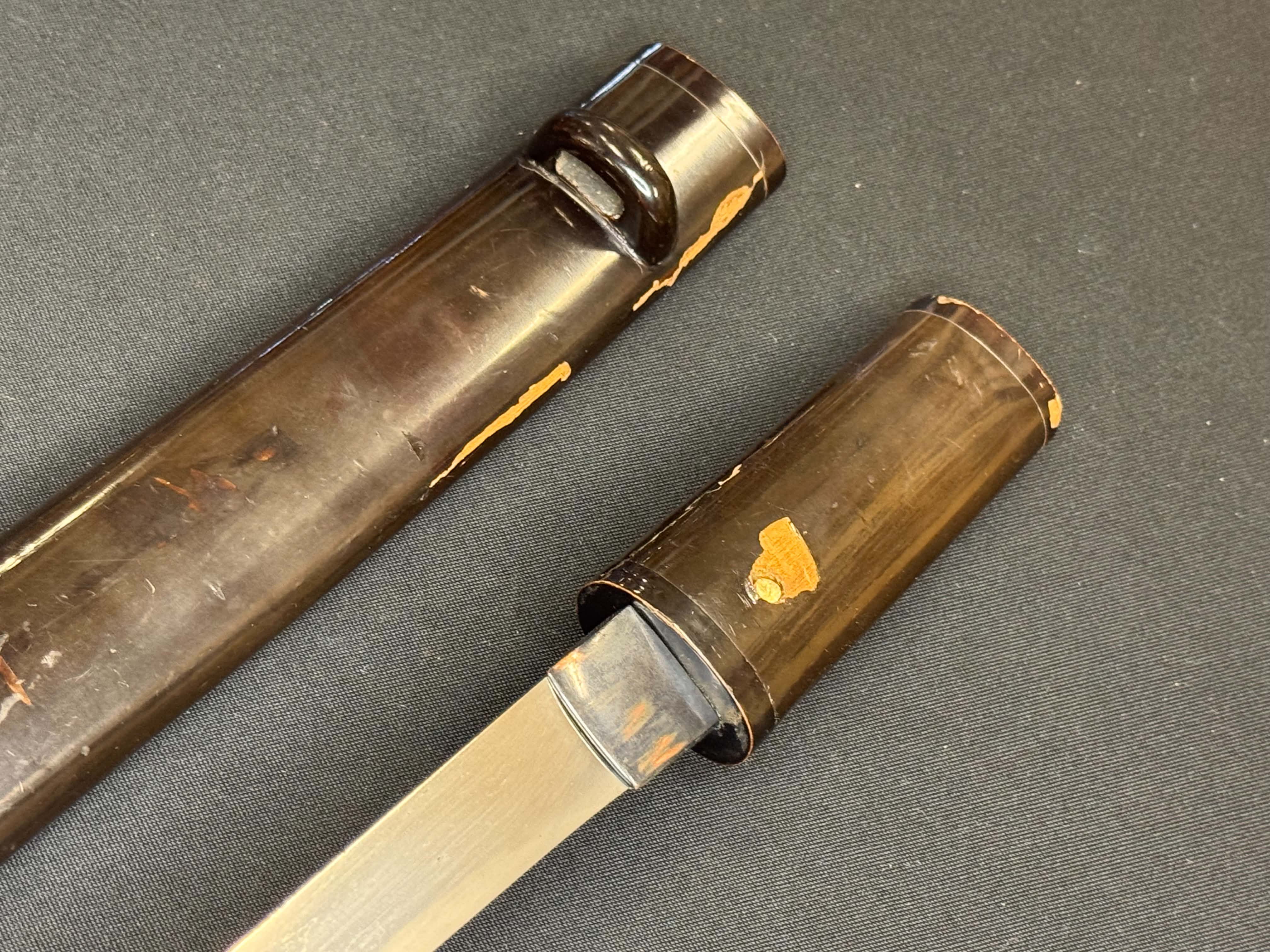 Antique Nihonto - Yoroi doshi in Koshirae, signed Kanekuni Saku