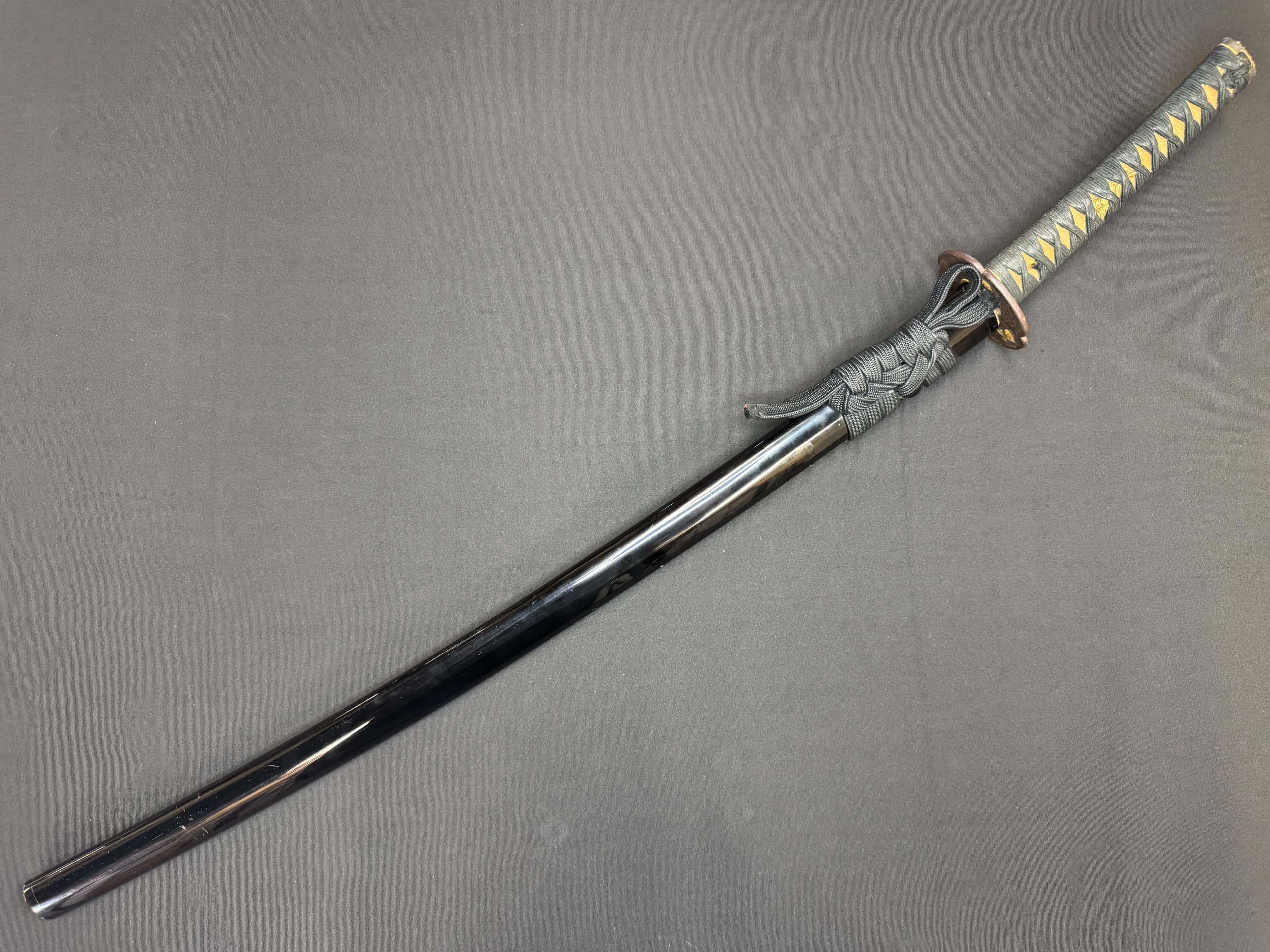 Antique Nihonto - Muromachi (5-600 years old) Katana in Koshirae, NBTHK attributed to Naminohira